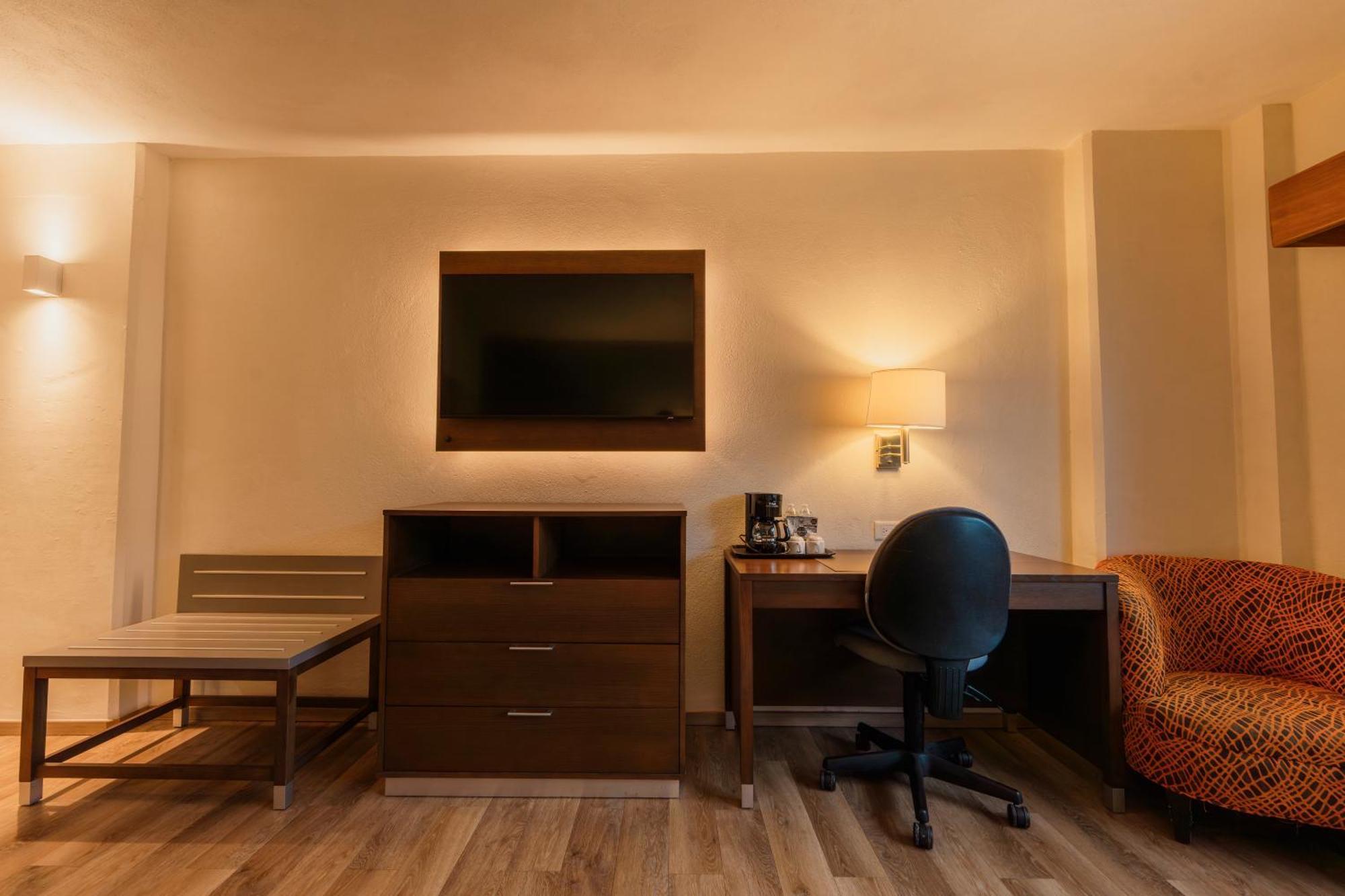 Double Room with Two Double Beds - Non-Smoking,1642321438:JPEG