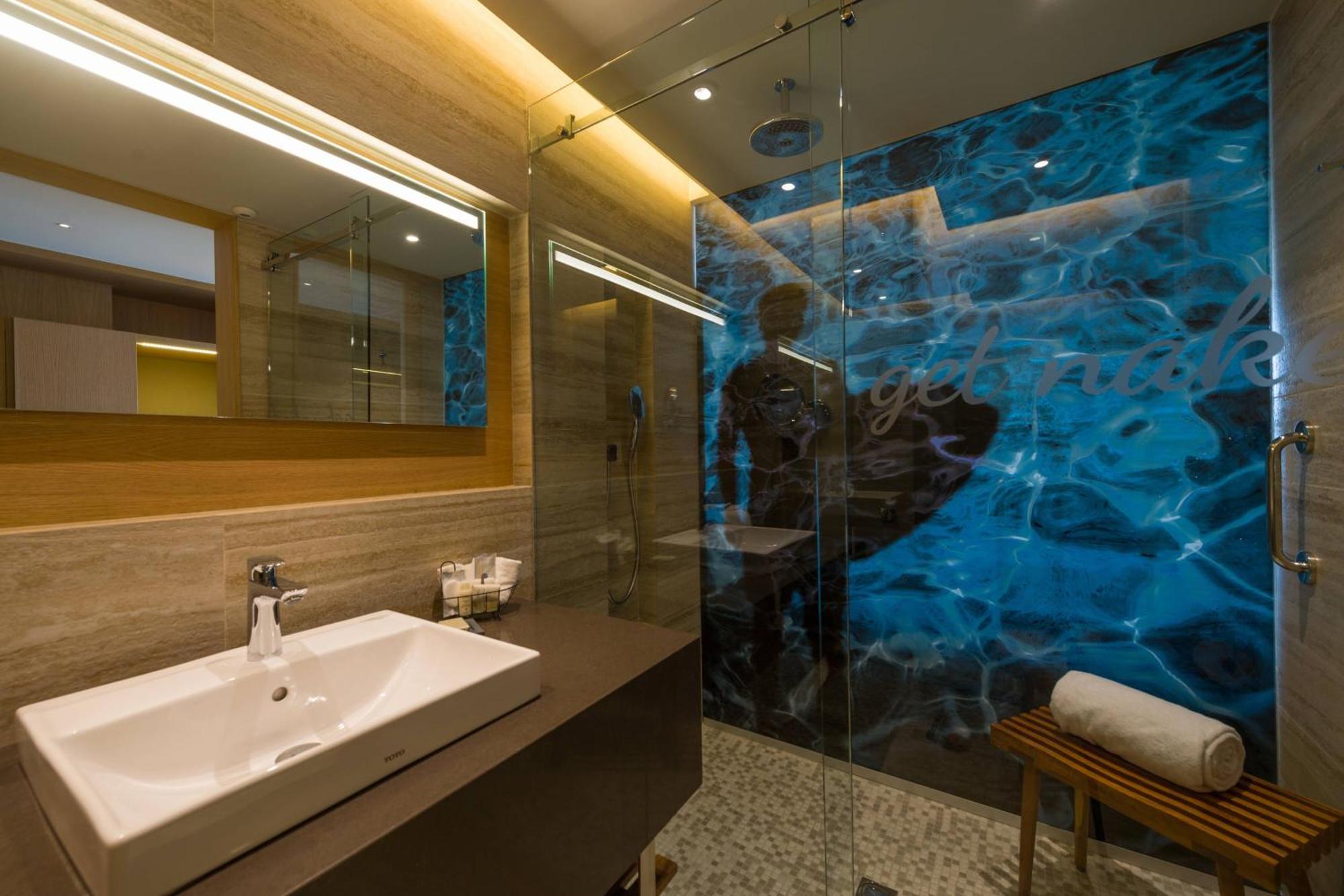 Standard Room Deluxe King