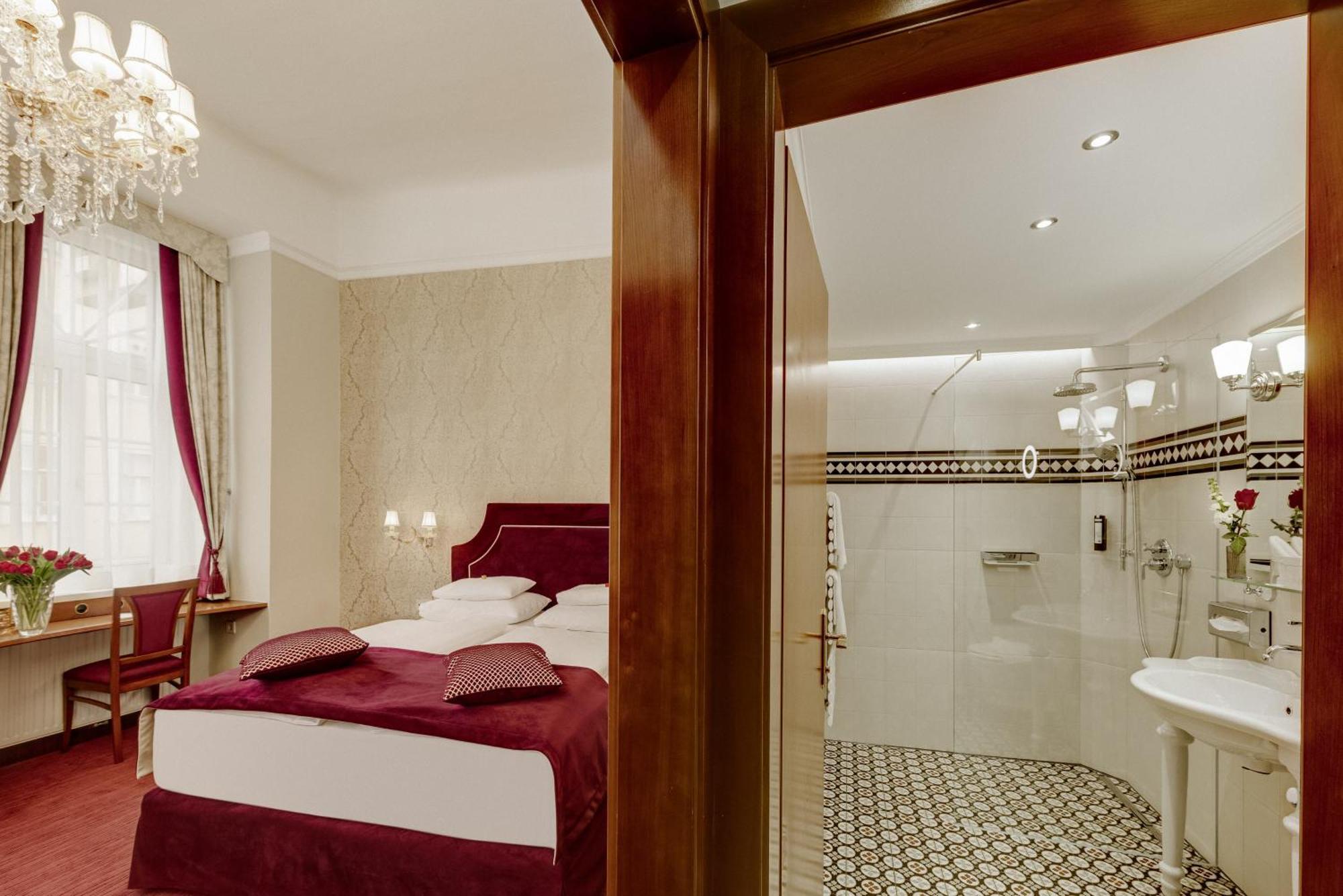 Double Room with Courtyard View