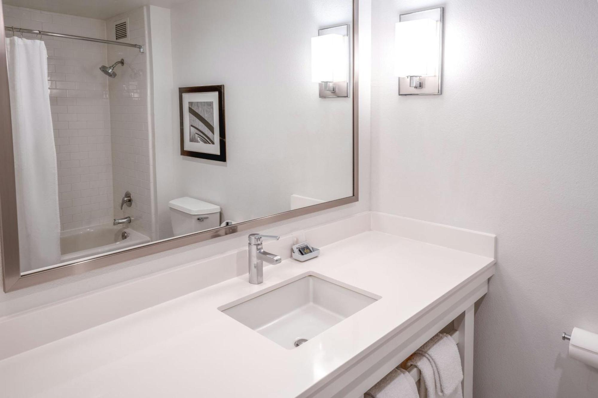 Aloft, Guest room, 1 King