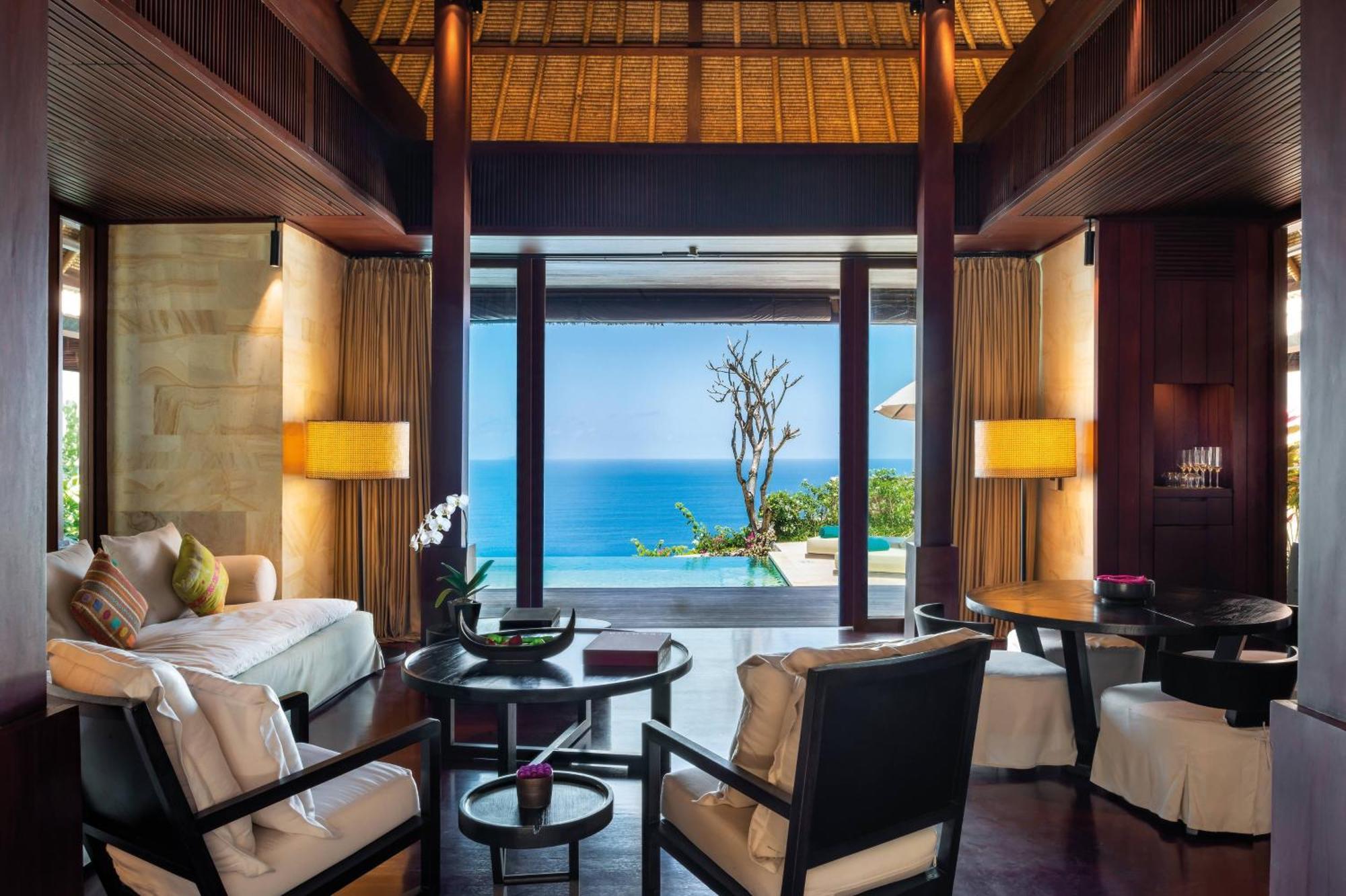 Villa Cliff de 2 dormitorios con piscina y vistas al océano