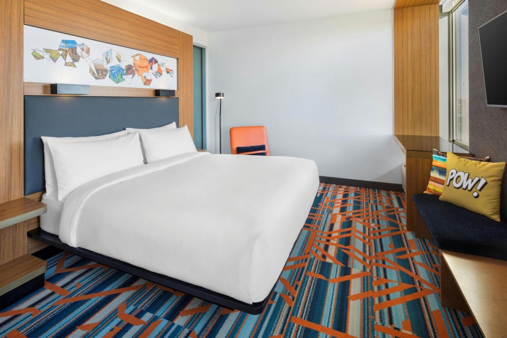 Zimmer Aloft mit 1 Kingsize-Bett