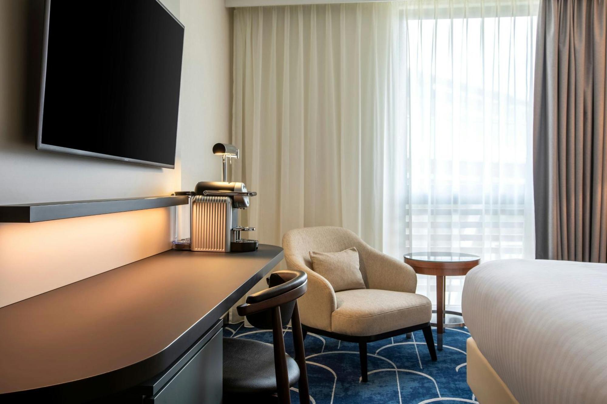 Chambre Lit King-Size Supérieure avec Connexion Wi-Fi - Étage Supérieur