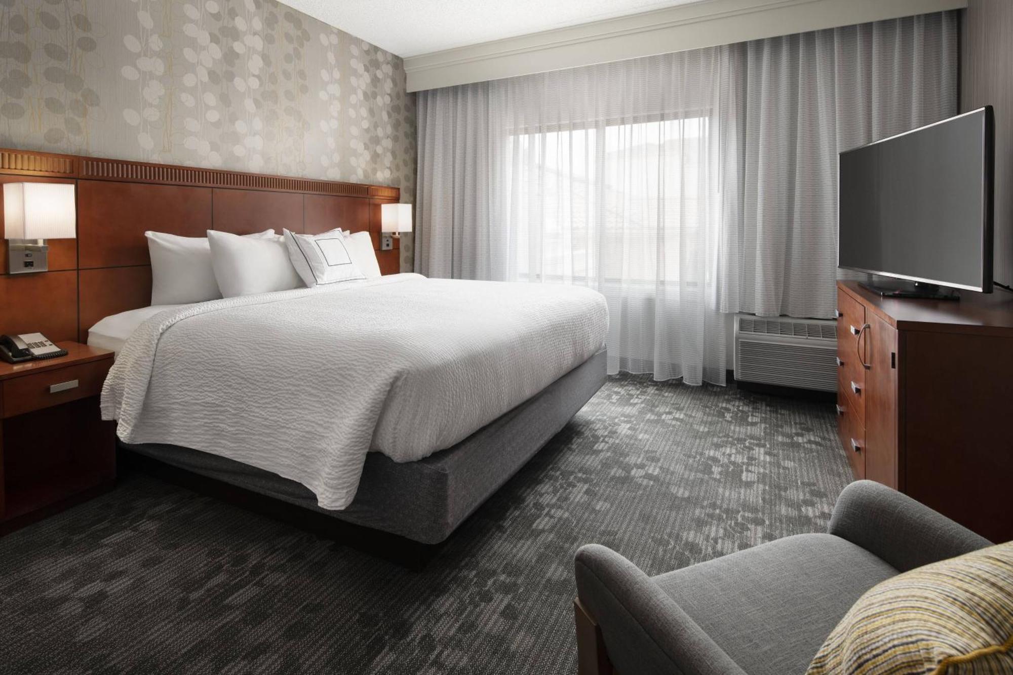 One-Bedroom King Suite