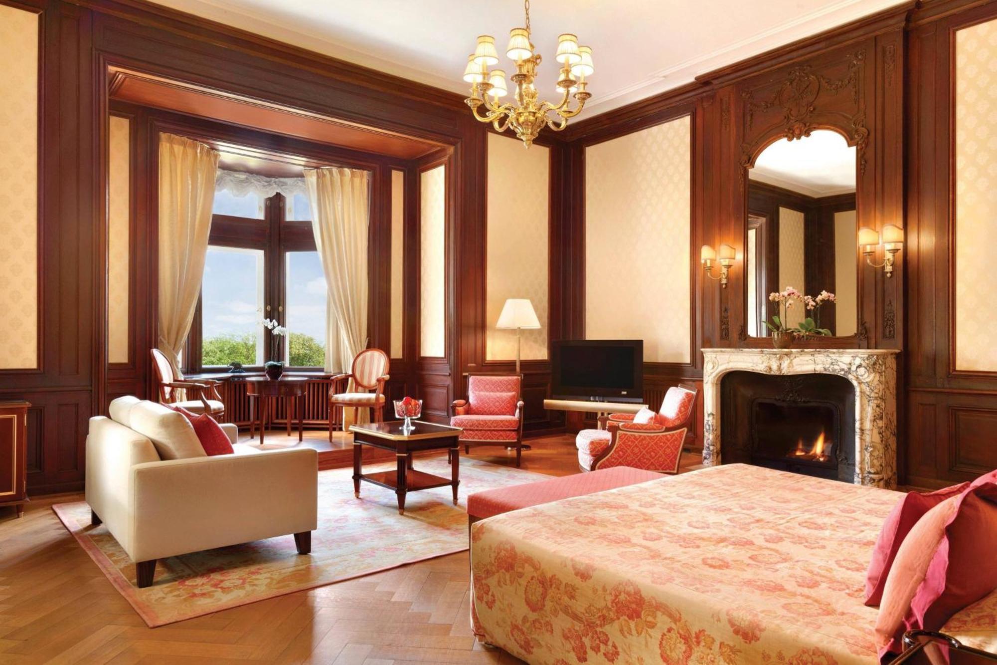Grand Deluxe Zimmer mit 1 Kingsize-Bett und Gartenblick - größeres Zimmer