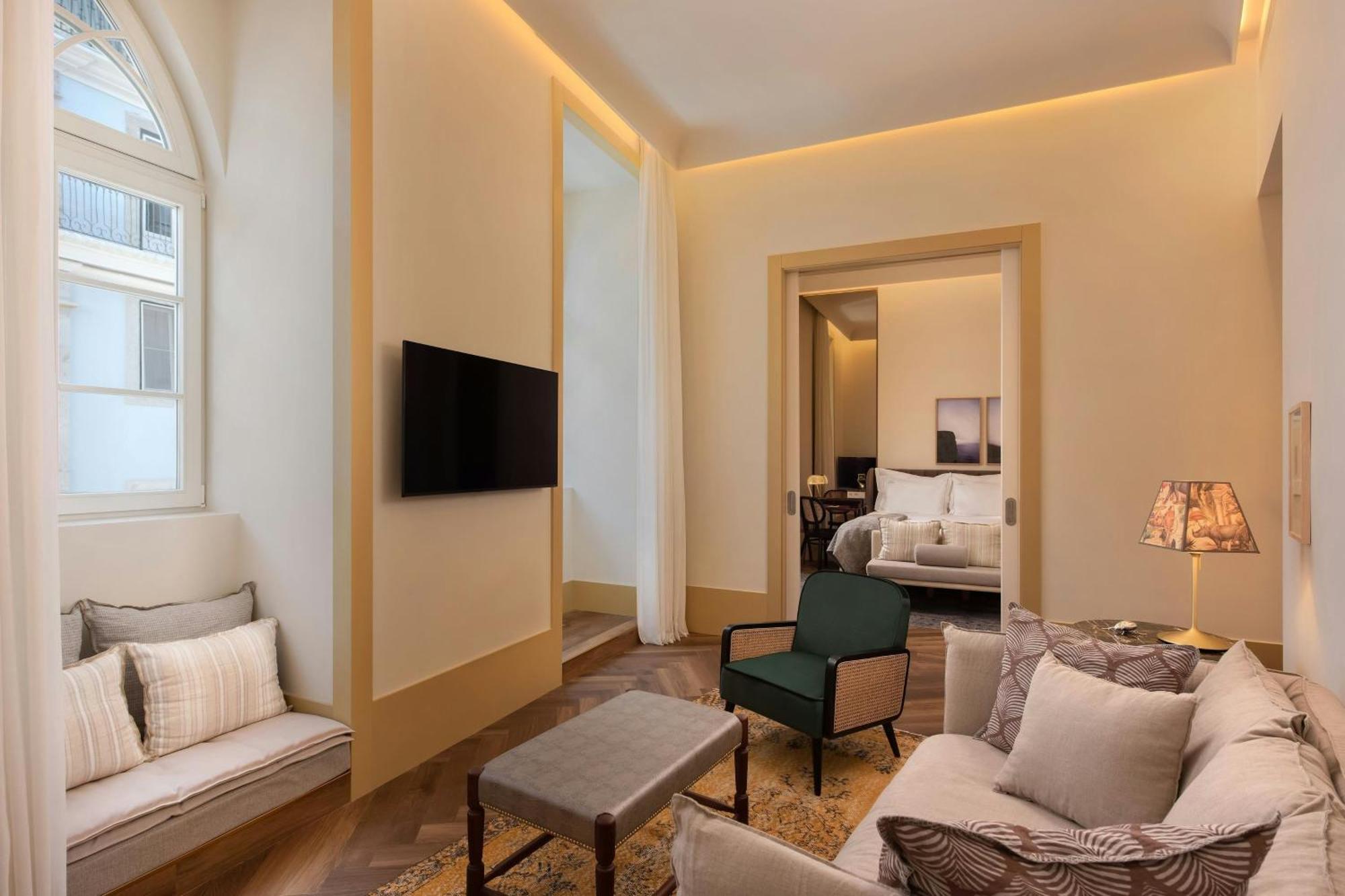 Suite with  1 King, Sofa bed, City view, Balcony
