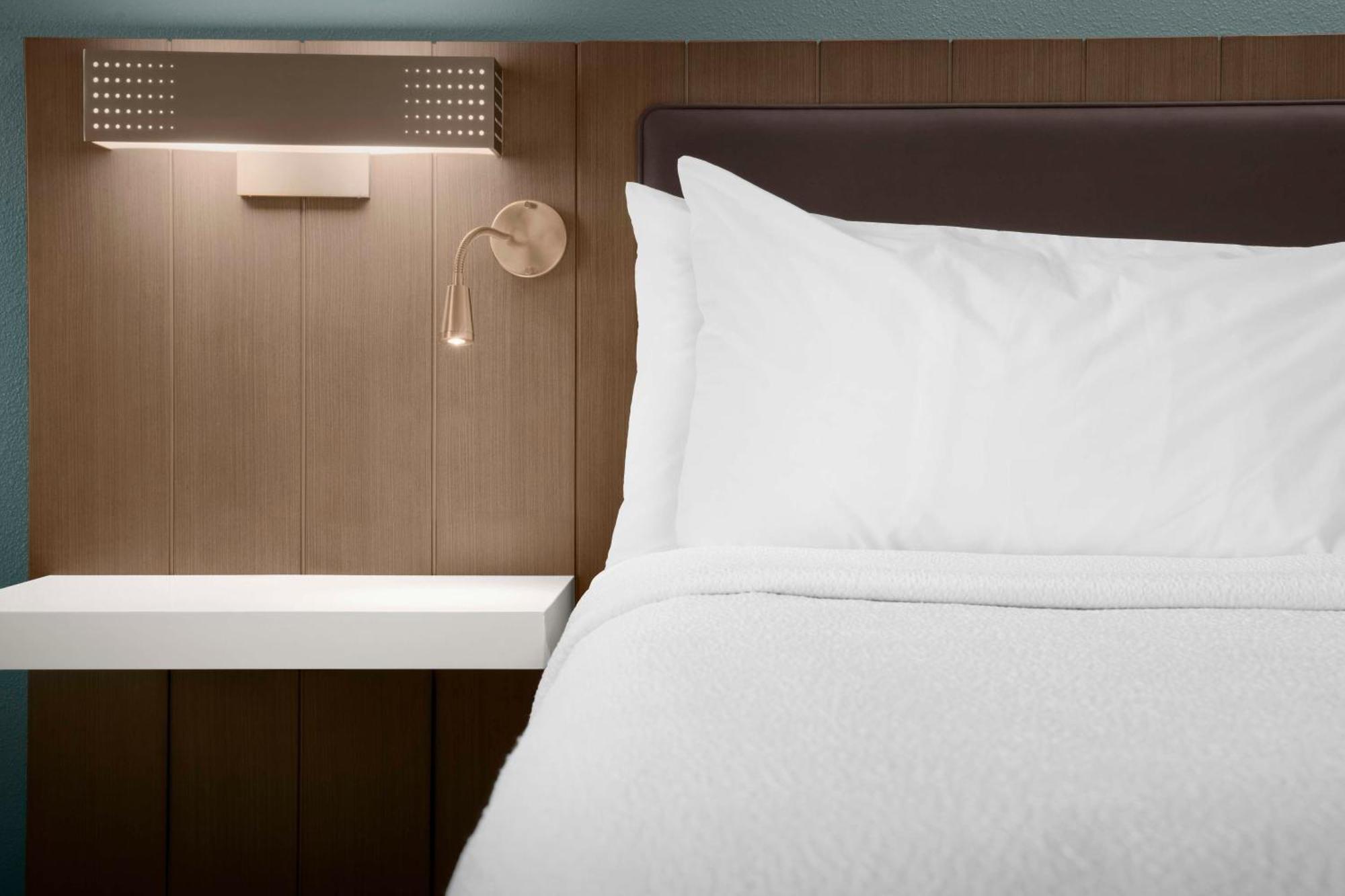 Queen Room with Two Queen Beds and Accessible Tub - Mobility Access