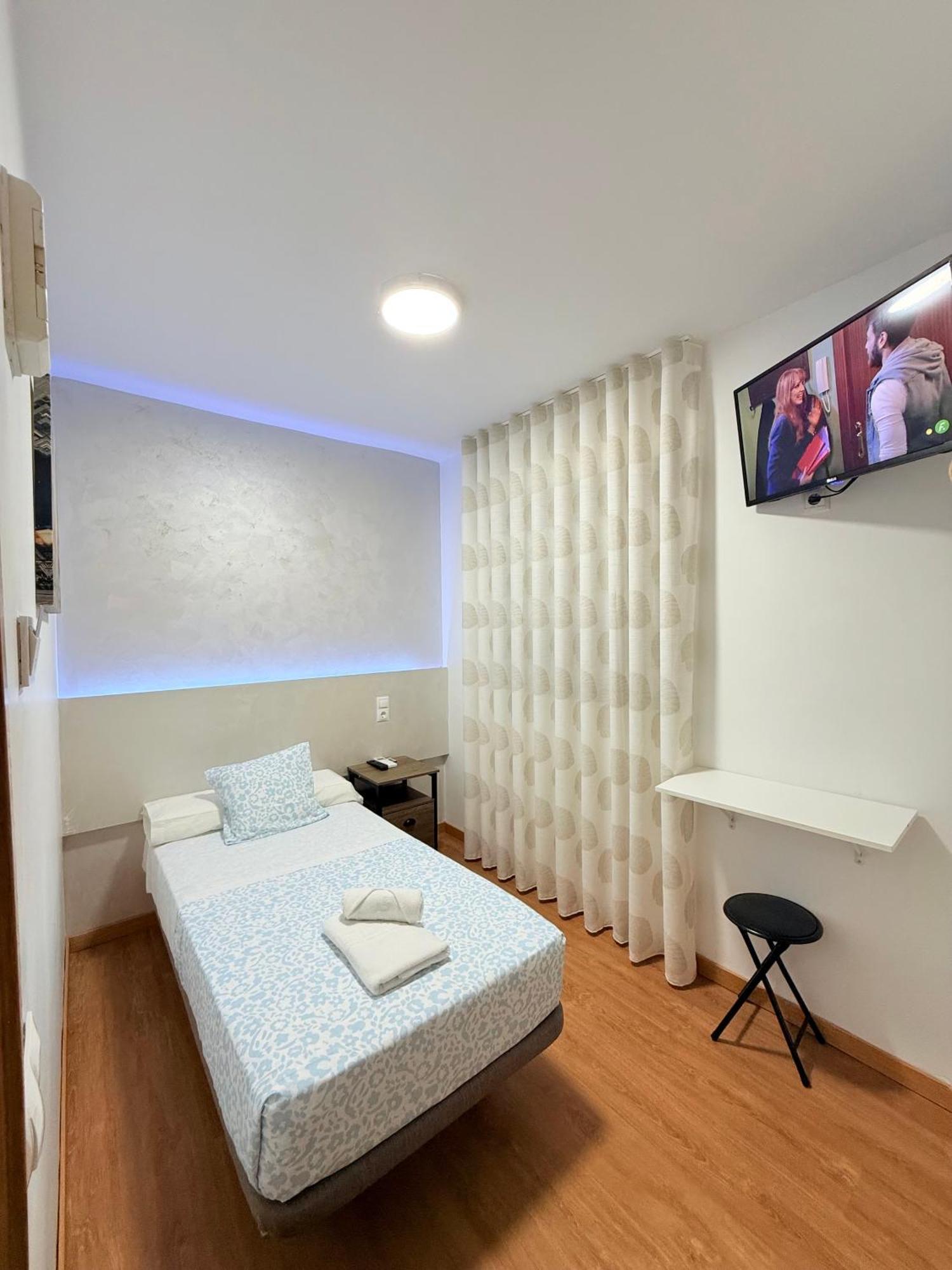 Single Room with Shared Bathroom,1643815926:JPEG