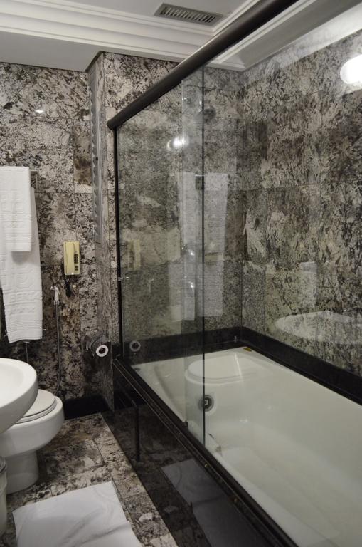 Master Suite with Spa Bath (2 adults),164542200:JPEG