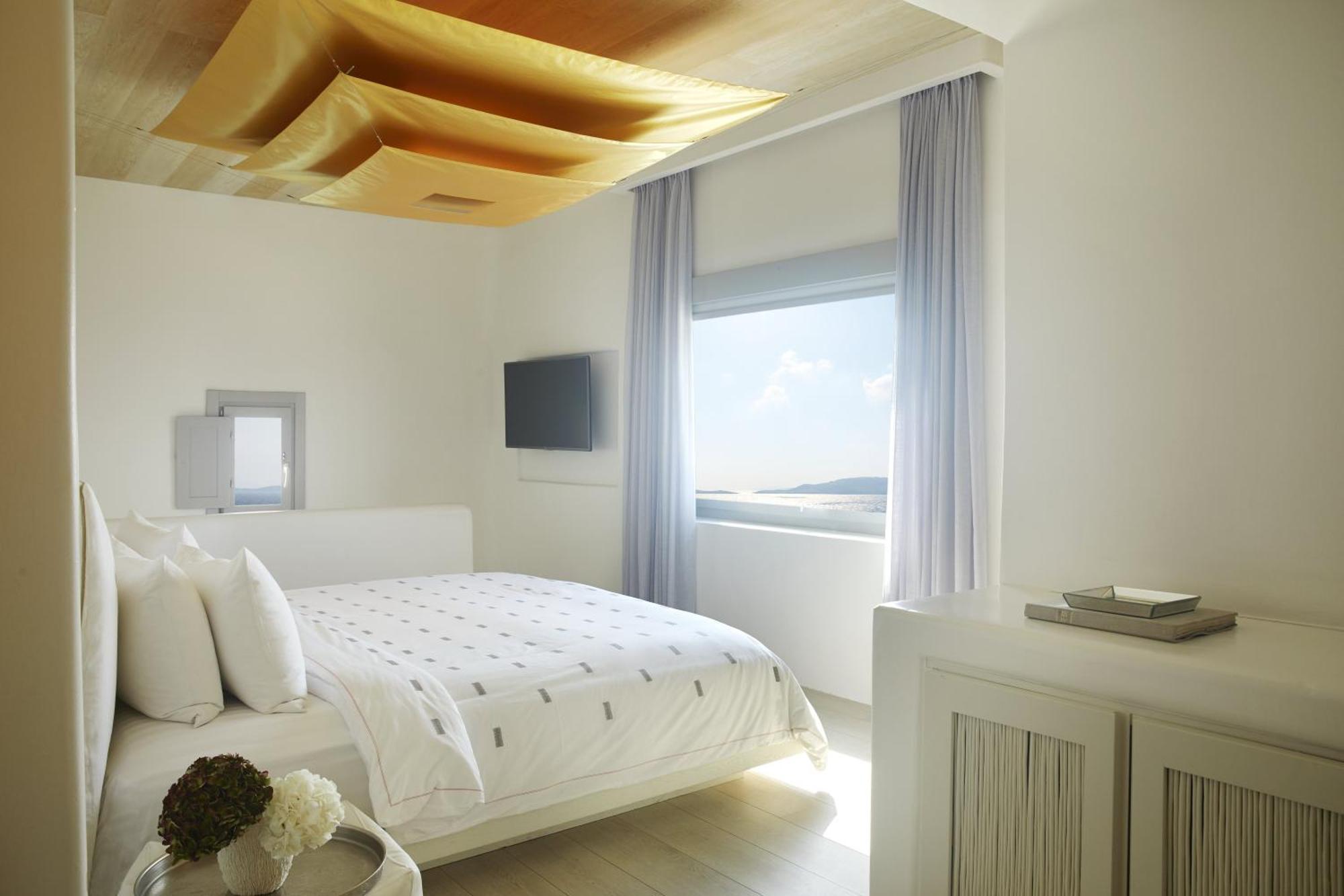 Suite with Private Pool,1645014175:JPEG