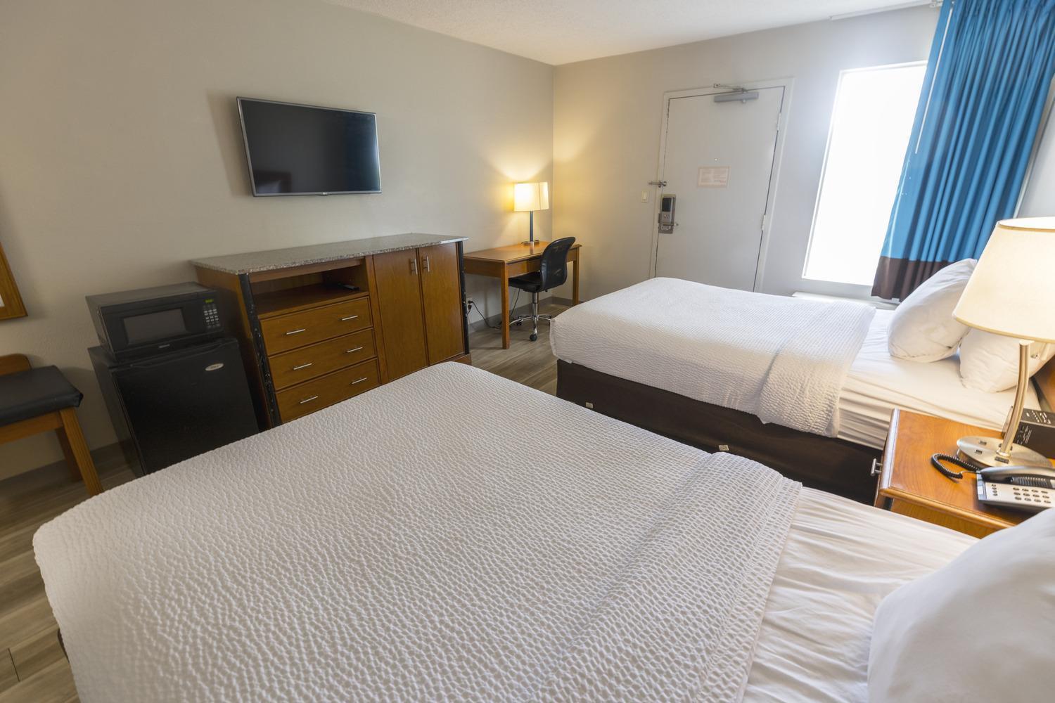 Double Room with Two Double Beds - Pet Friendly/Non-Smoking
