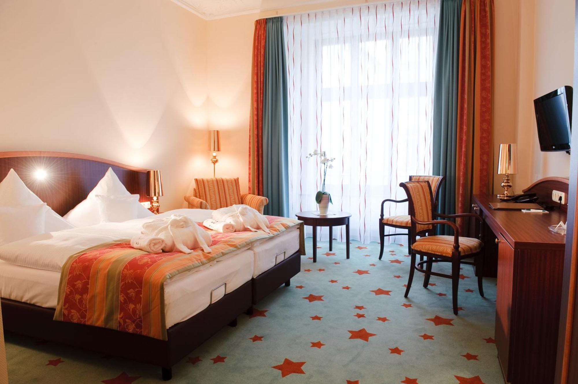 Double or Twin Room,749735726:JPEG