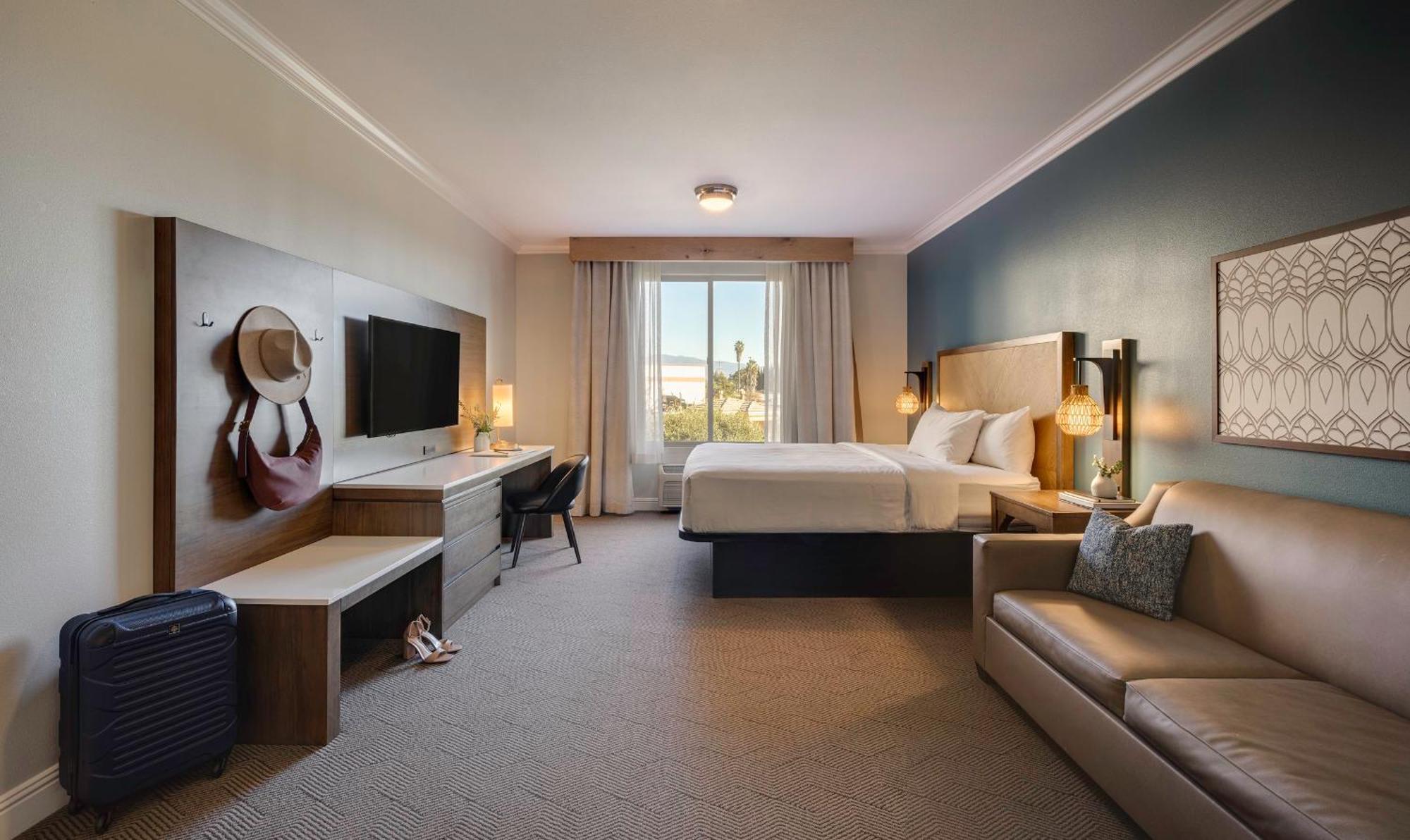 King Room with Sofa Bed