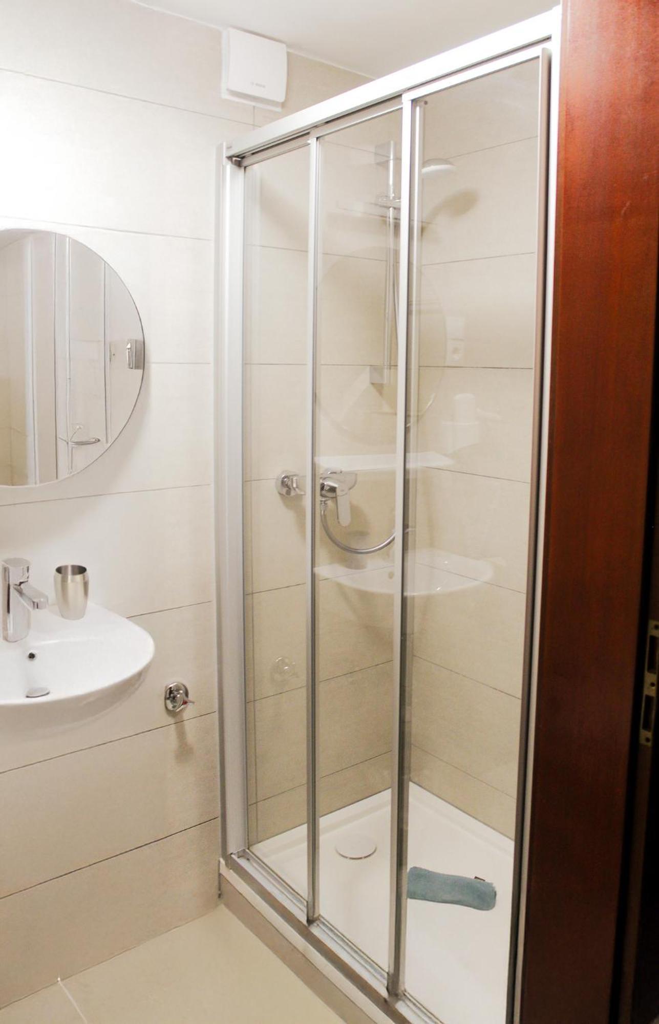 Einzelzimmer mit Dusche