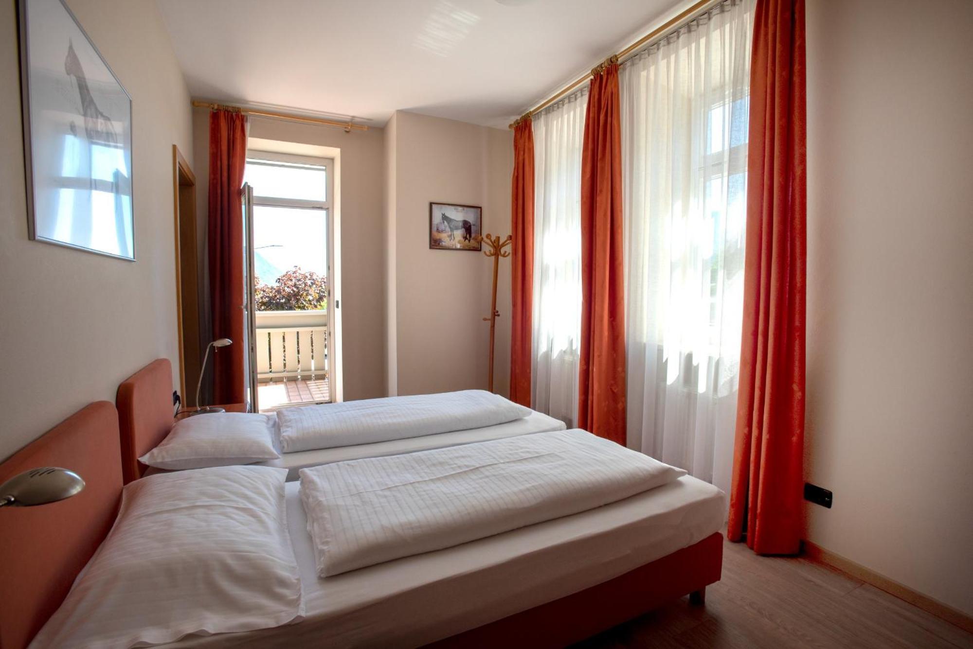 Doppelzimmer mit Balkon
