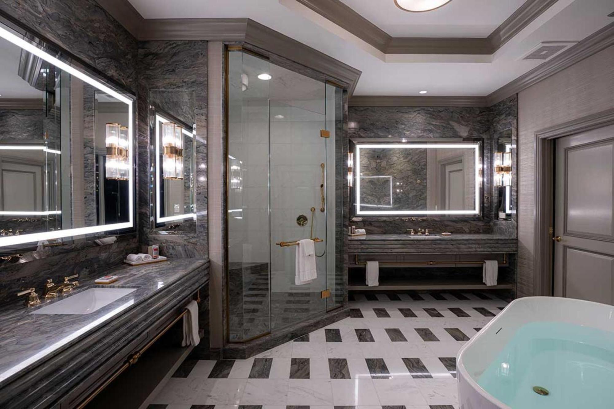 Grande Chambre Lit King-Size Récemment Rénovée - Vue sur Ville