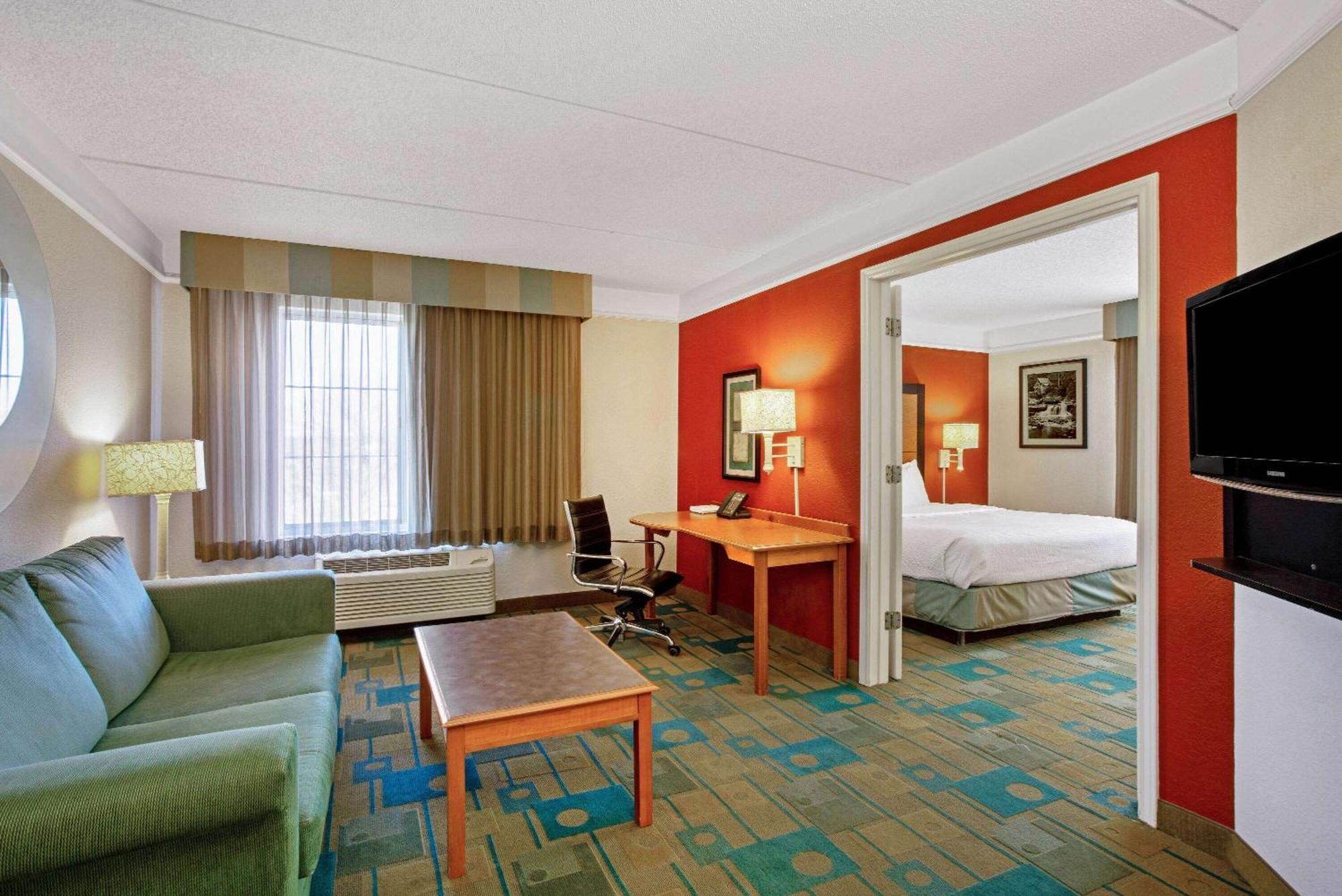 Superior King Suite - Non-Smoking