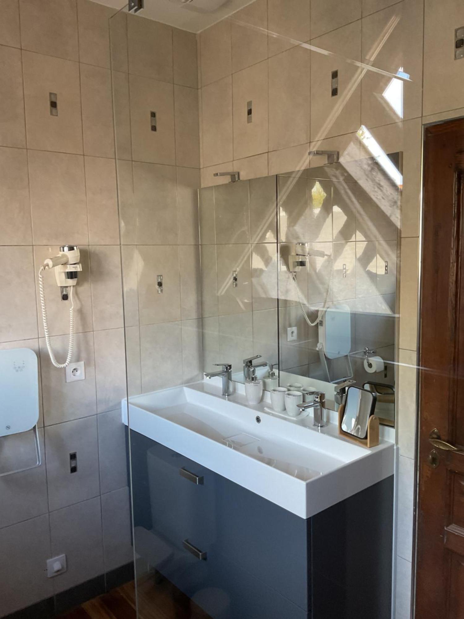 Chambre Double avec Salle de Bains Privative