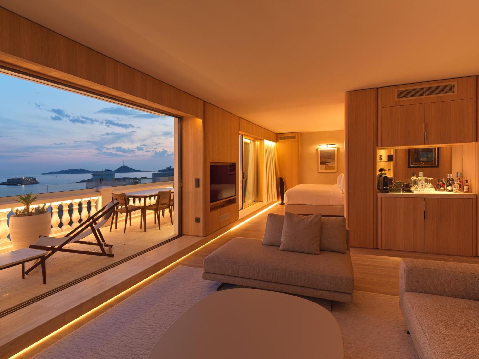 Two-Bedroom Apartment with Terrace and Sea View