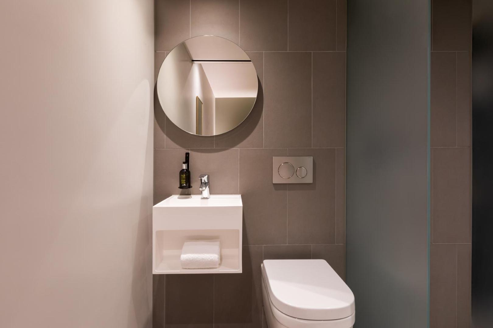 Compact Windowless Room