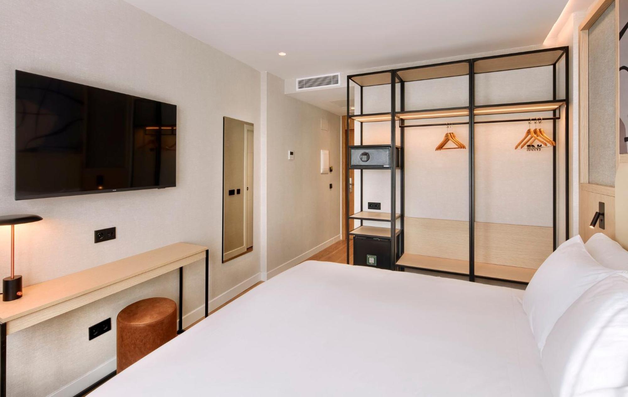 Standard Double Room,1649207250:JPEG