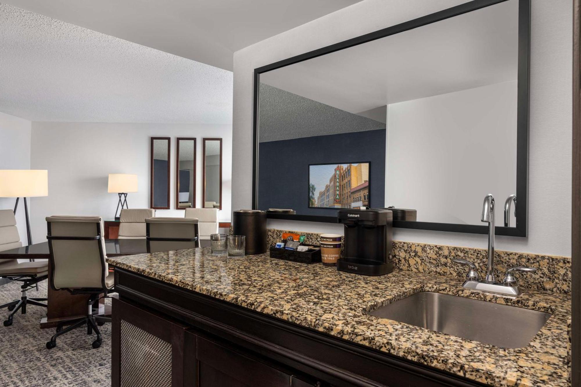 Executive King Suite - Non-Smoking