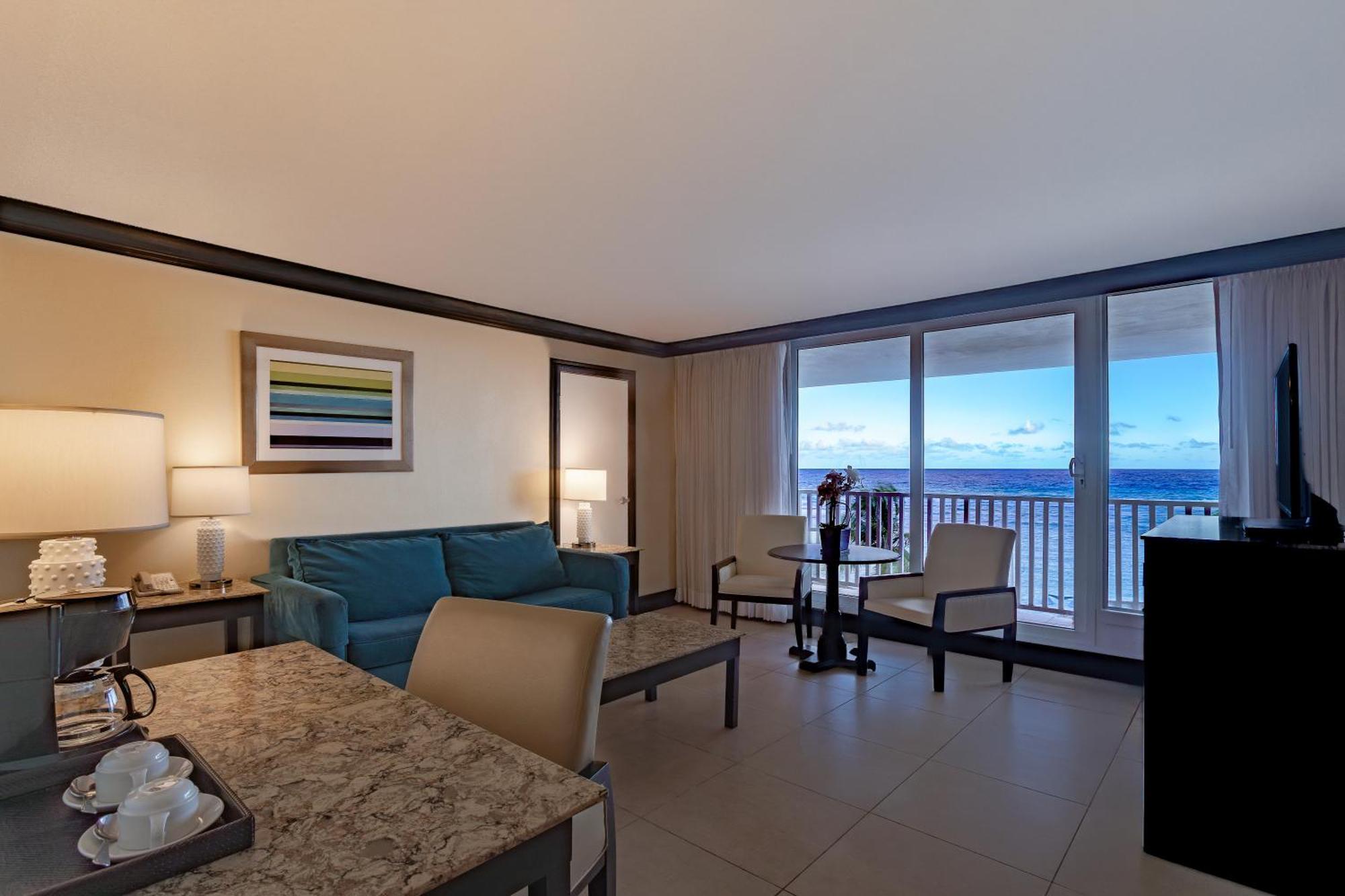 One-bedroom Suite Ocean Front