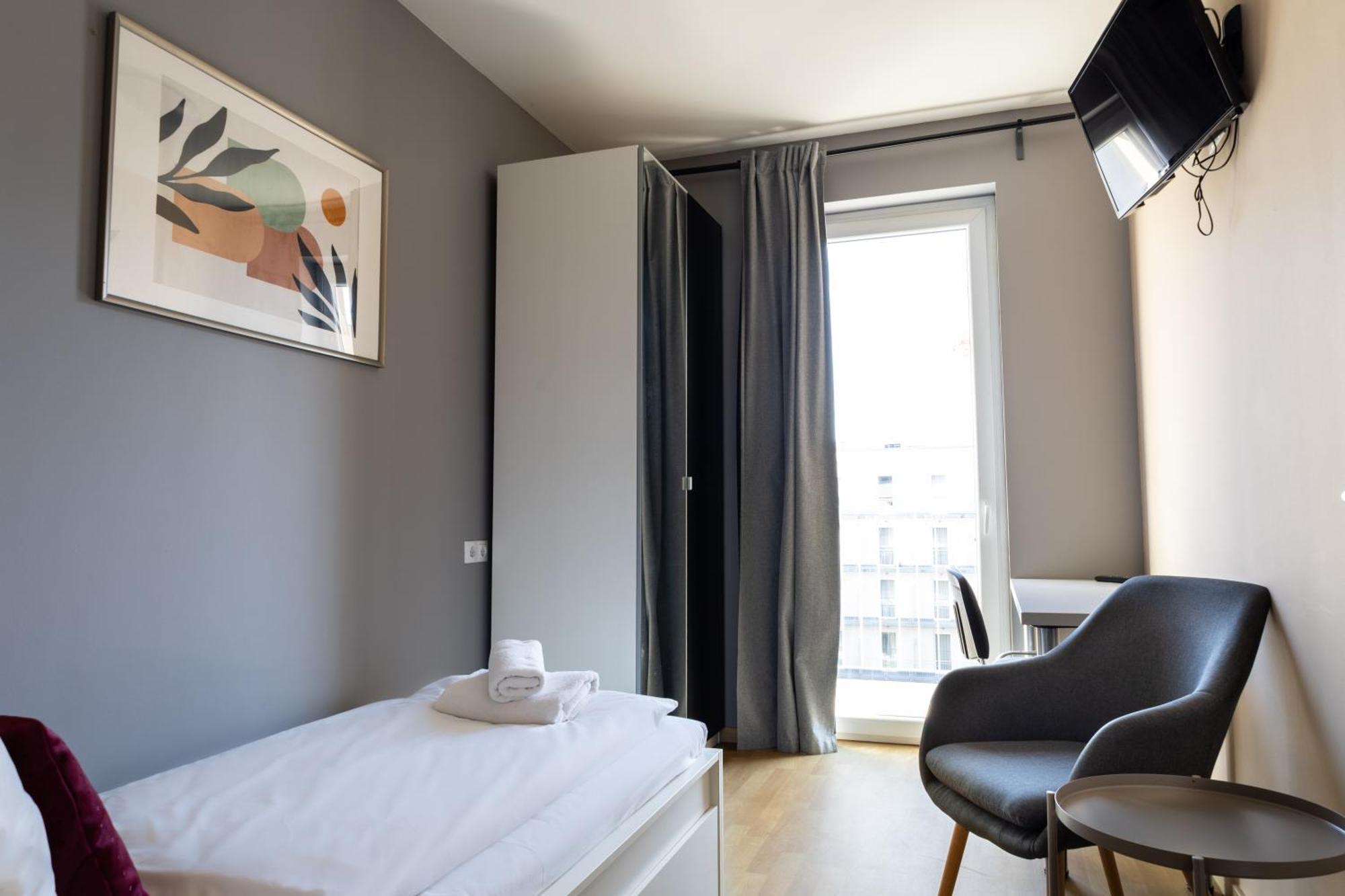 Single Room,1652775165:JPEG