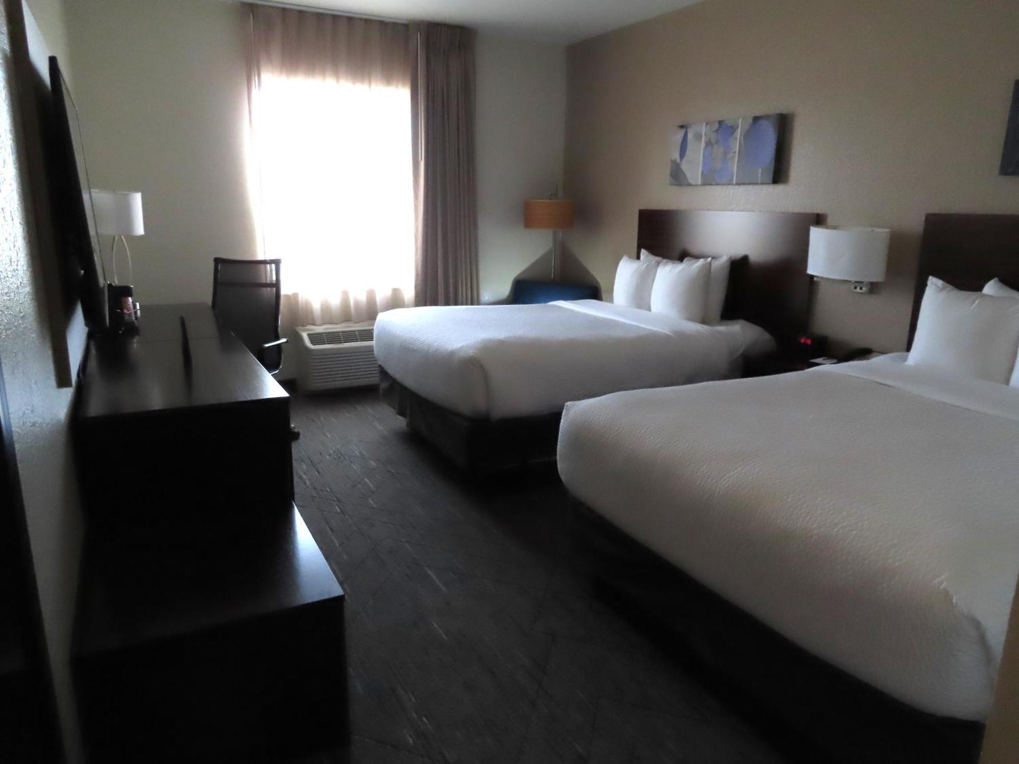 Queen Suite with Two Queen Beds - Non-Smoking