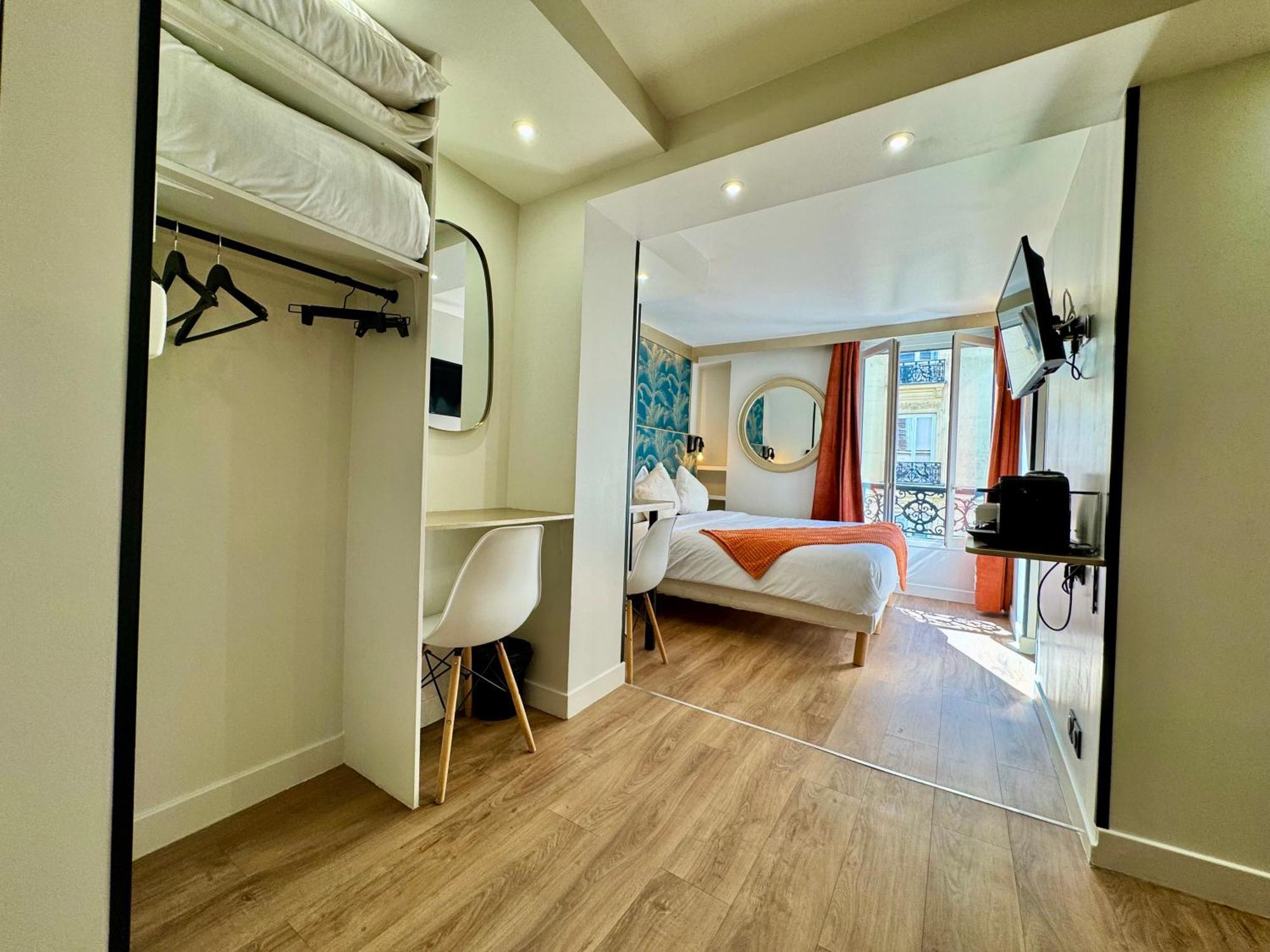 Room Gold Premium