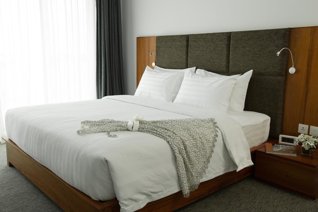 Habitación con cama grande