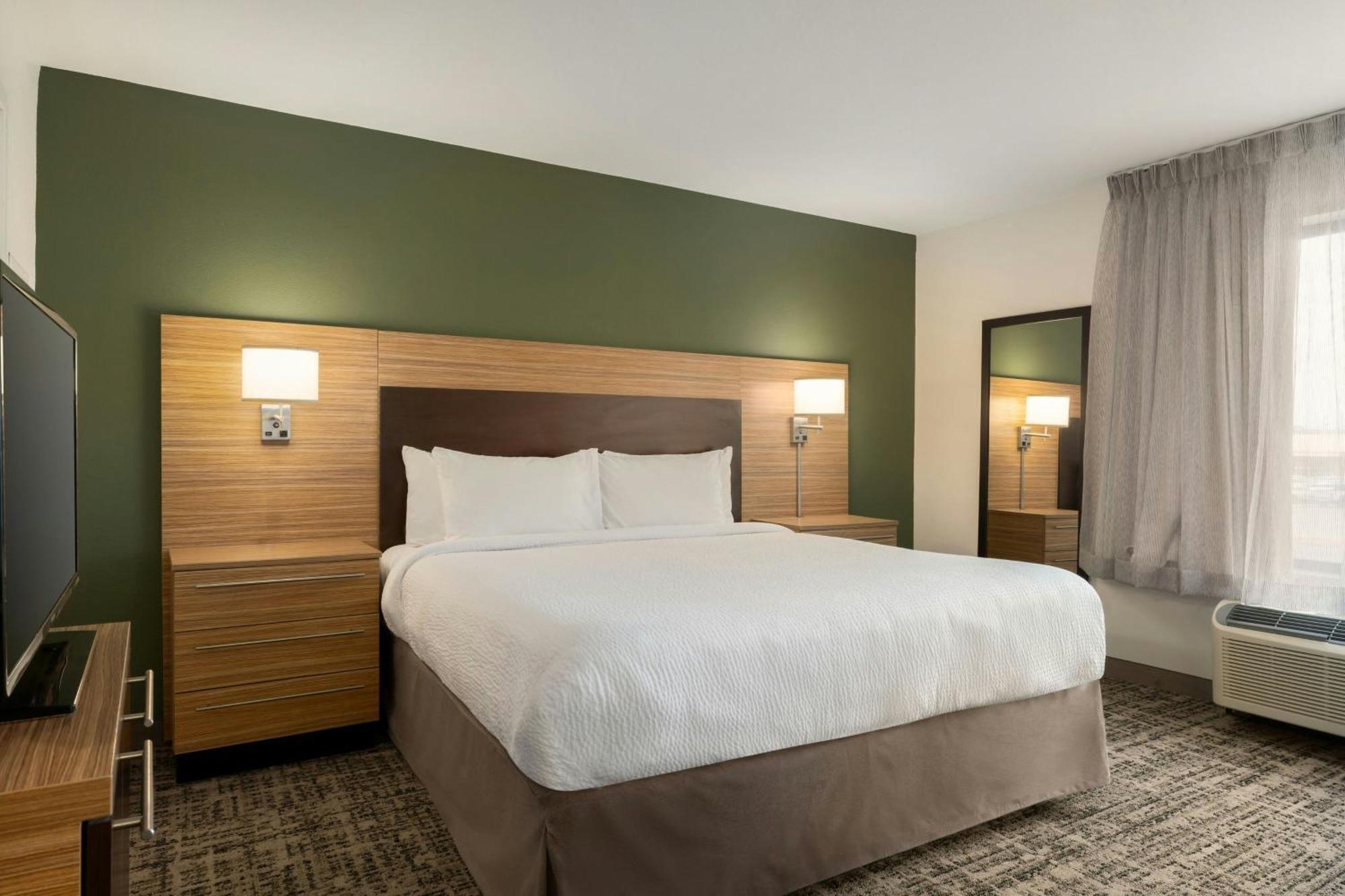 One-Bedroom King Suite