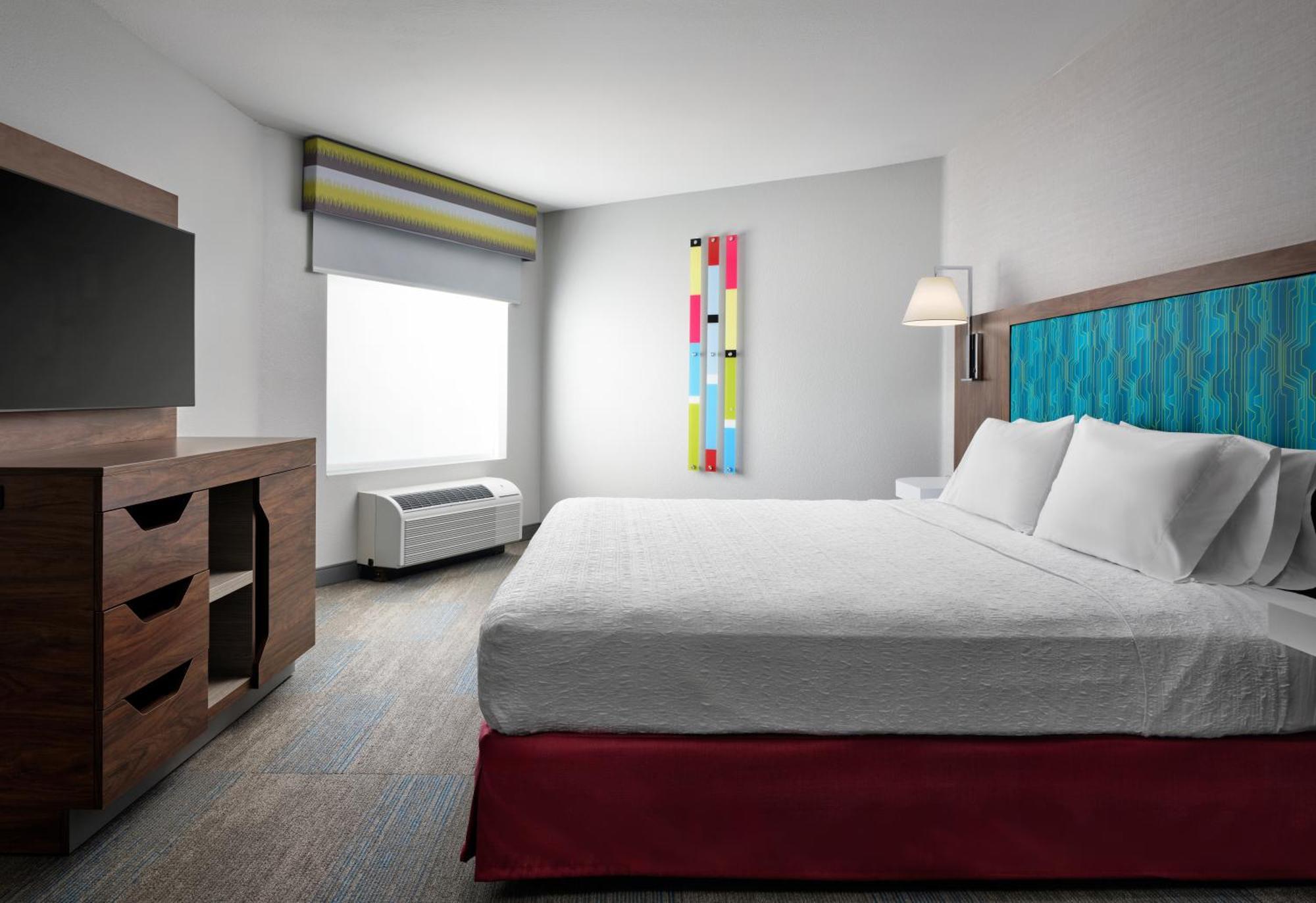 One-Bedroom King Suite - Non-Smoking,1656179817:JPEG