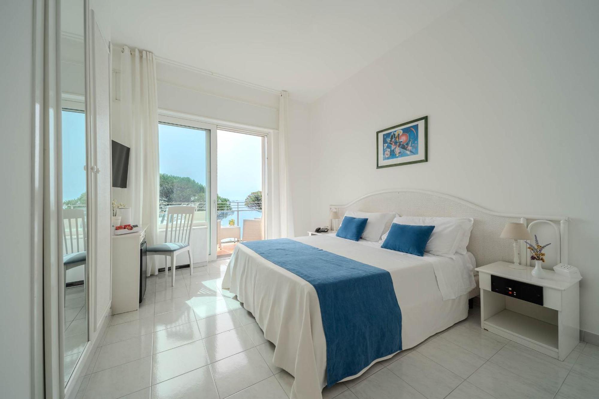 Superior Double Room with Balcony and Sea View,1656185876:JPEG