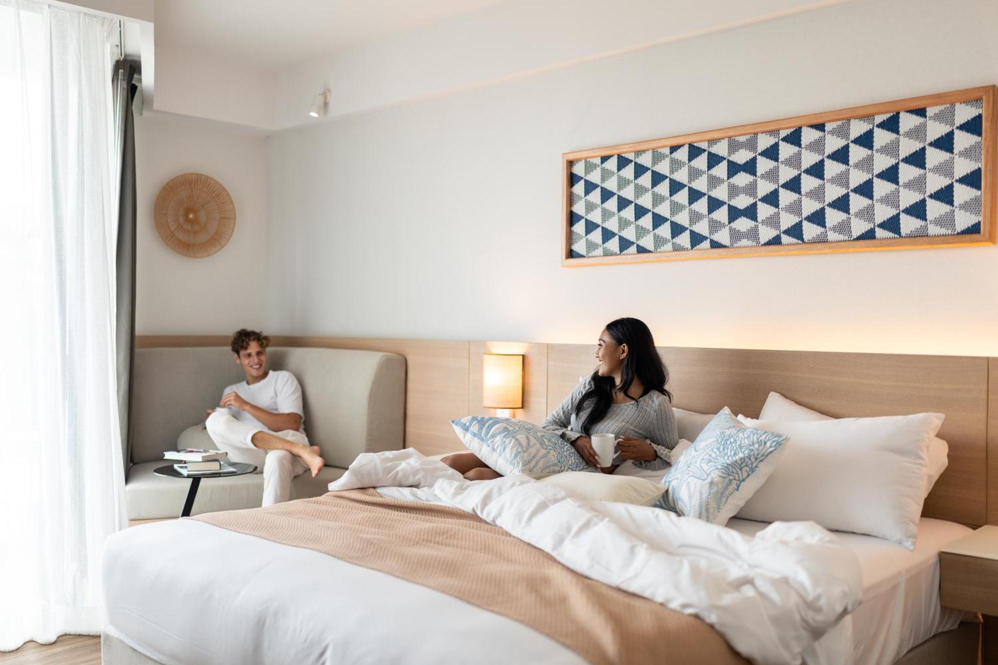 Deluxe King Room with Balcony and Sea View