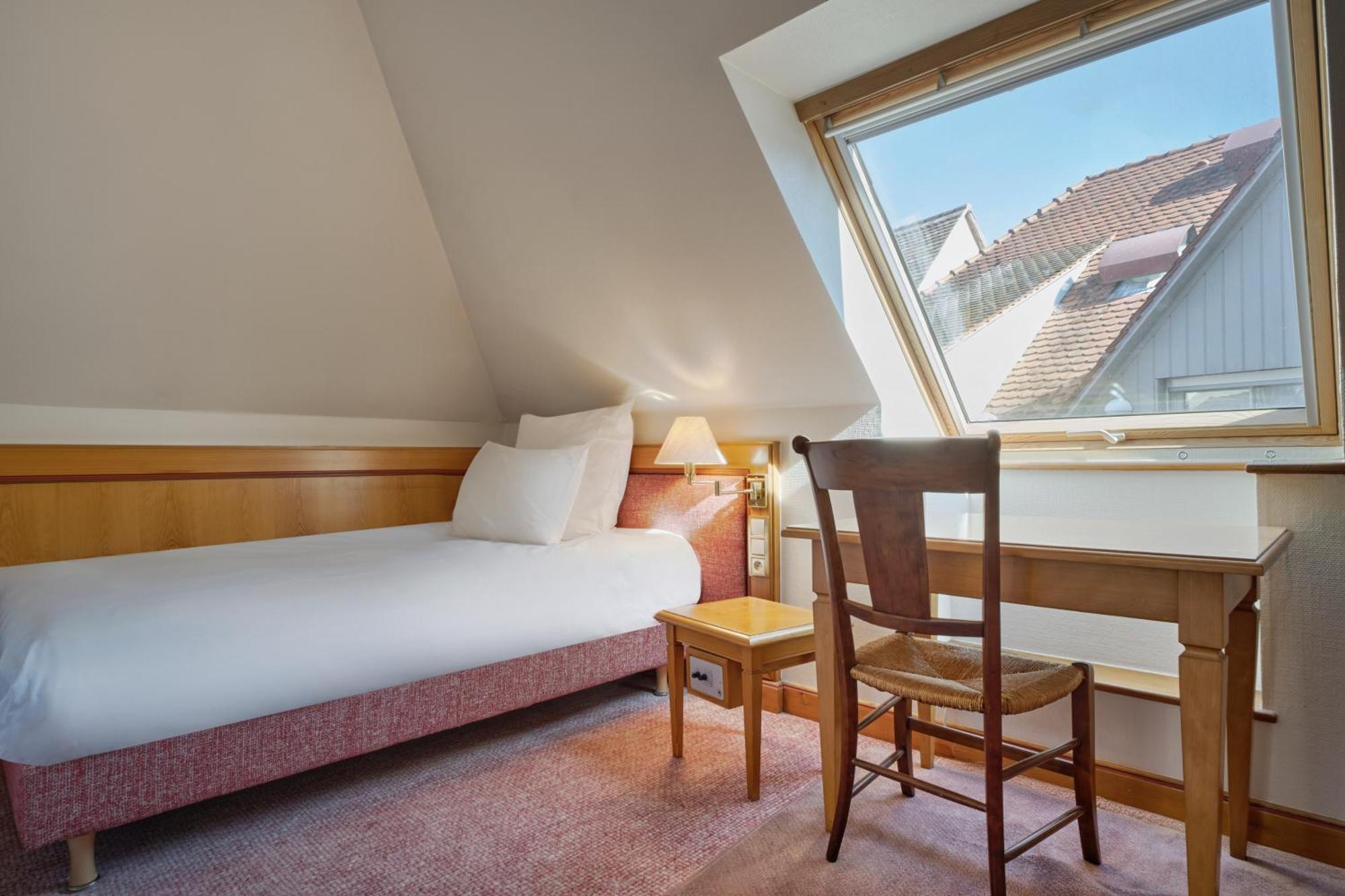 Single Room,1658068495:JPEG