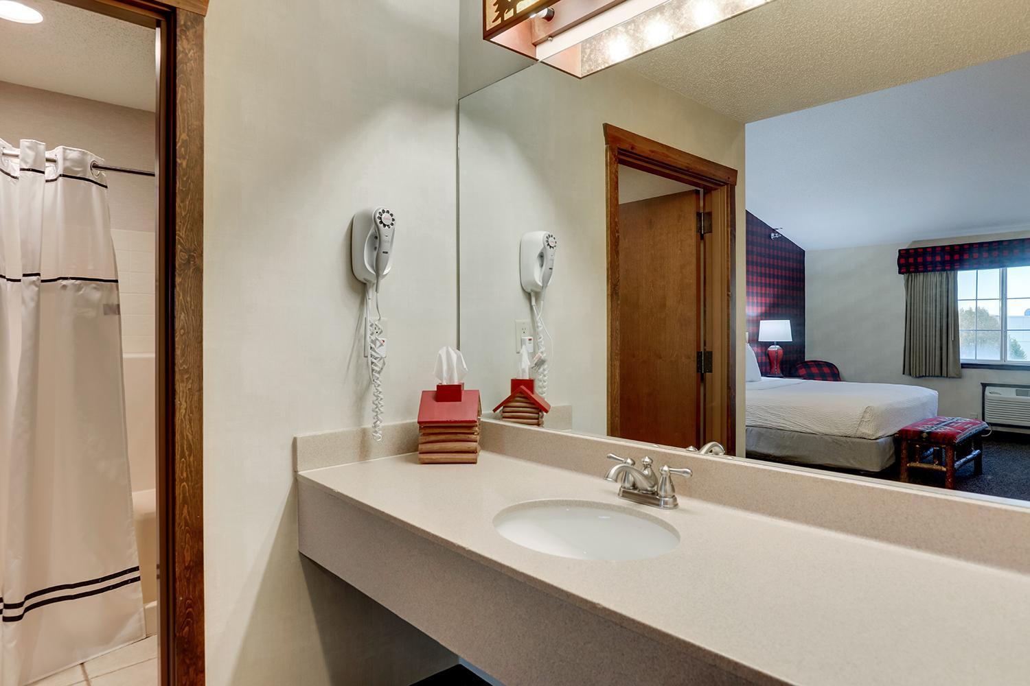 Suite with Hot Tub