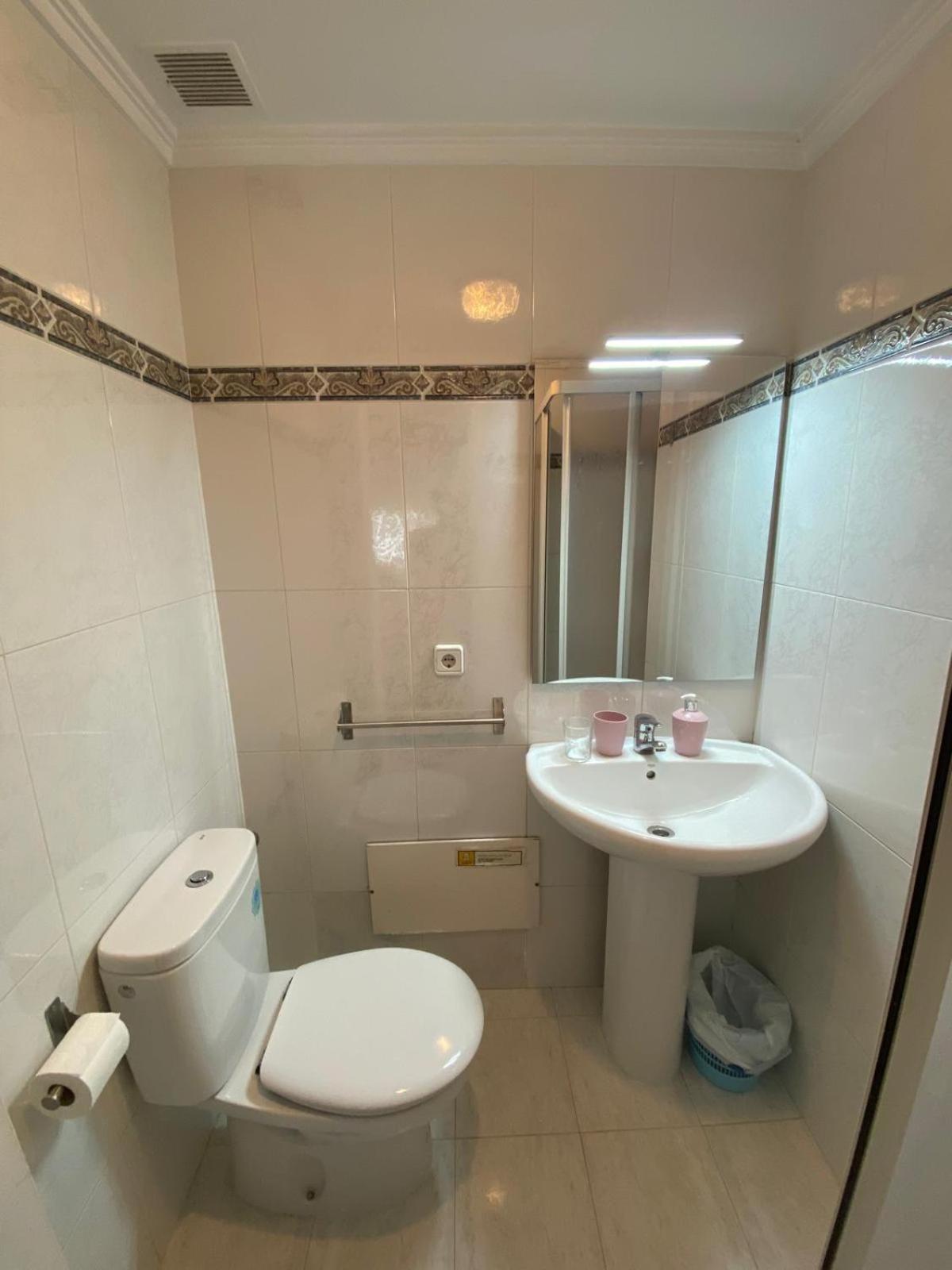 Habitación Doble con baño privado - 2 camas