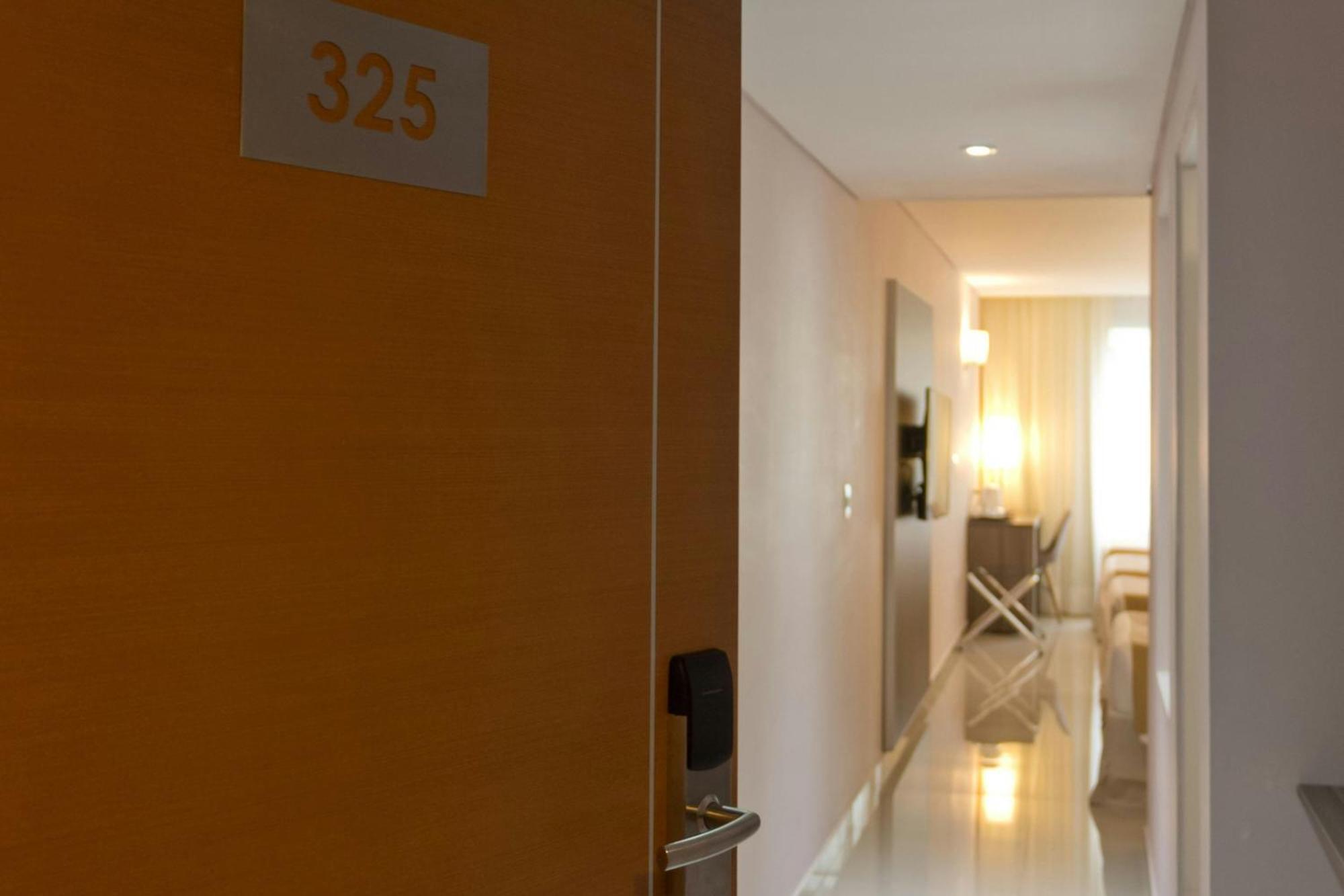 Superior Twin Room with Four Twin Beds - Limited View