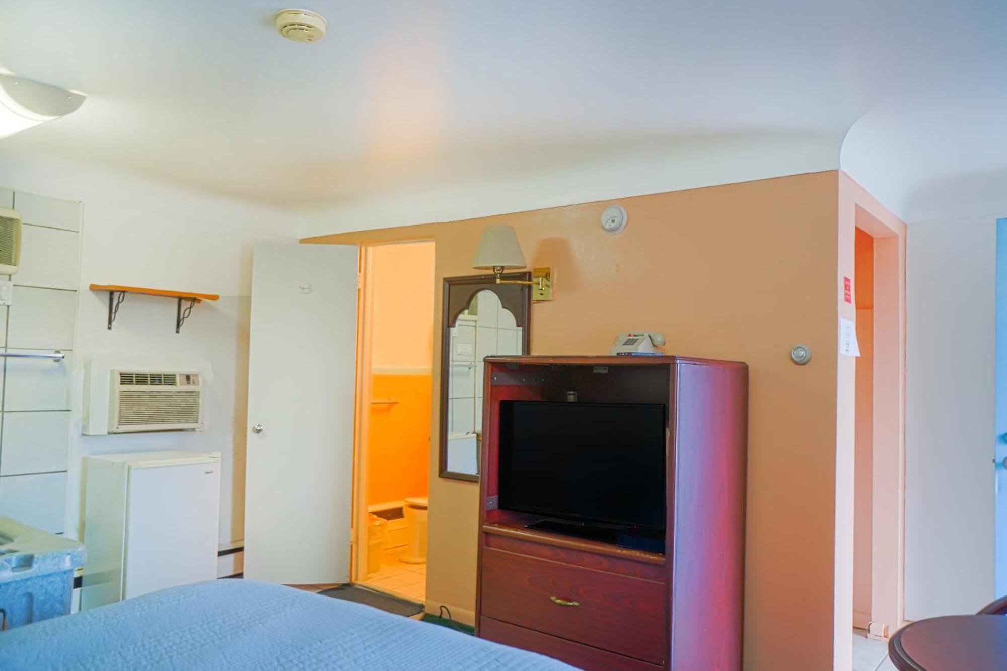 Queen Room with Spa Bath