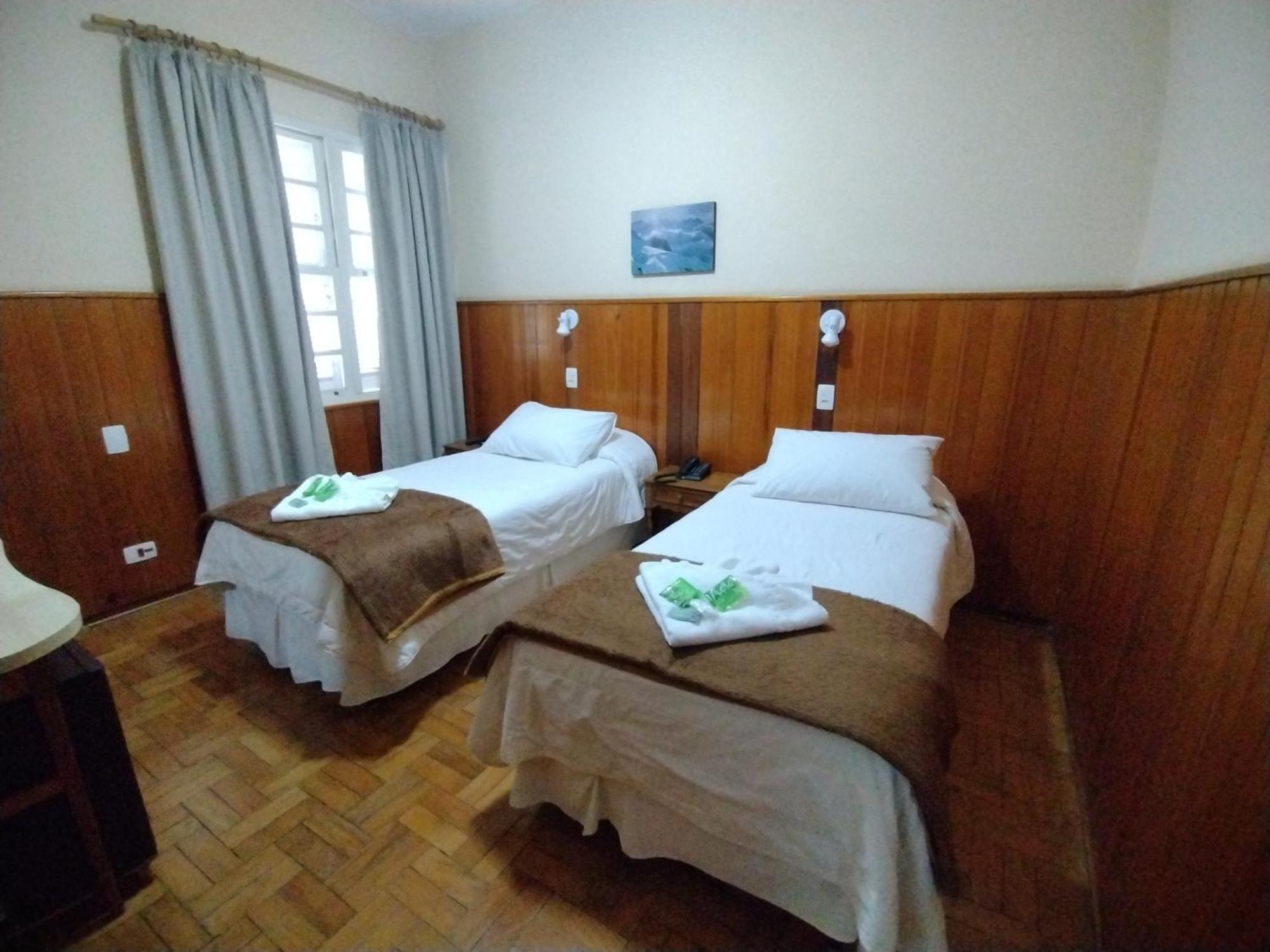 Quarto Duplo