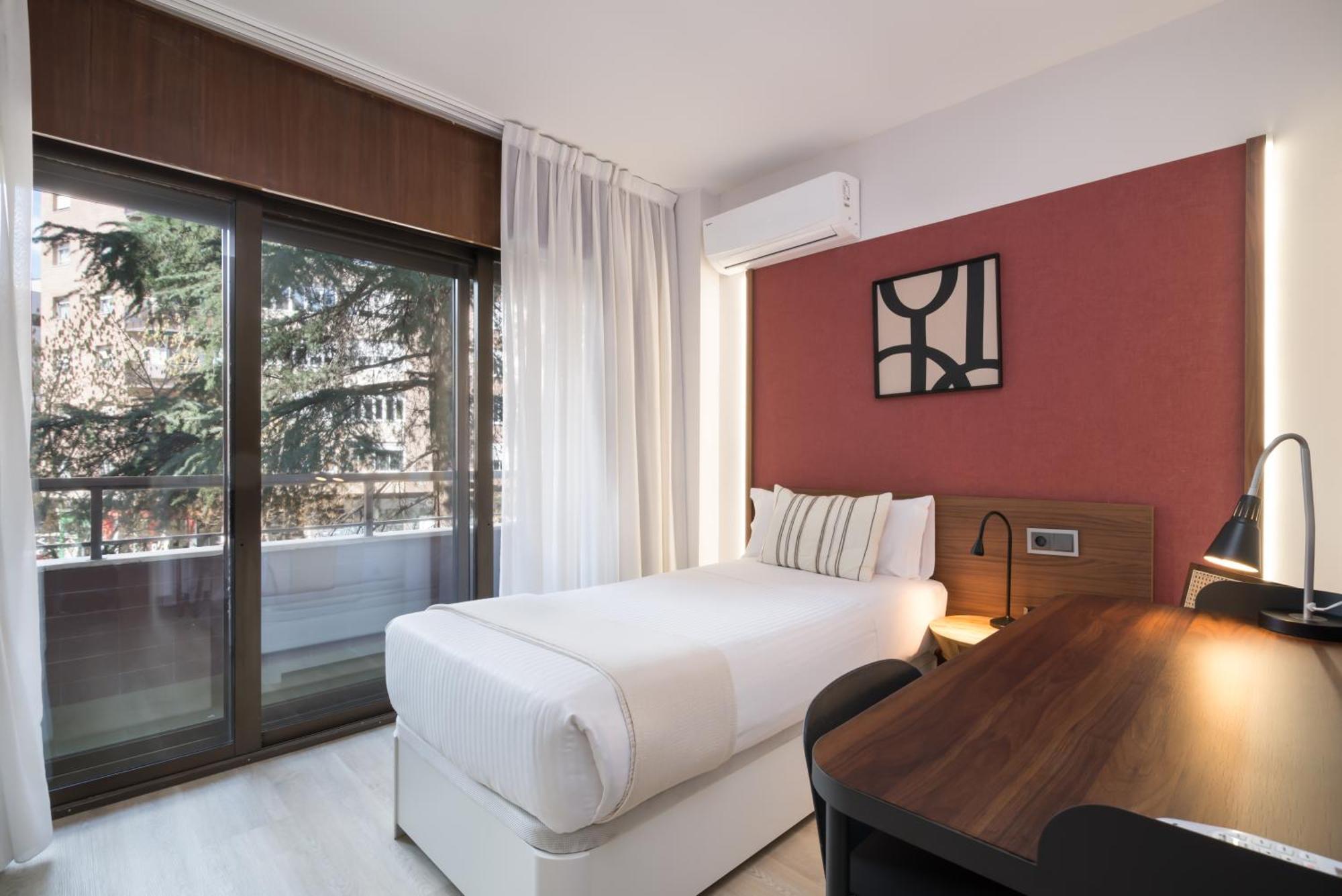Single Room with Balcony,1659501950:JPEG