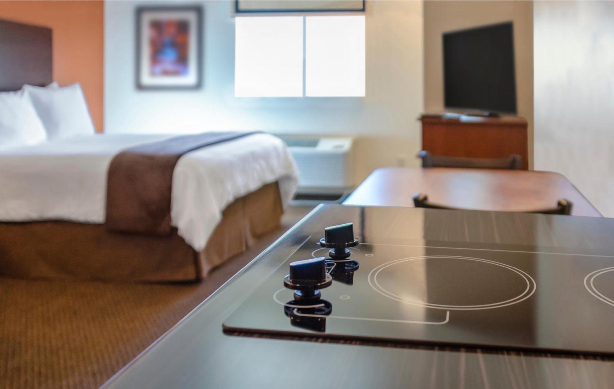 Queen Room - Hearing & Mobility Accessible
