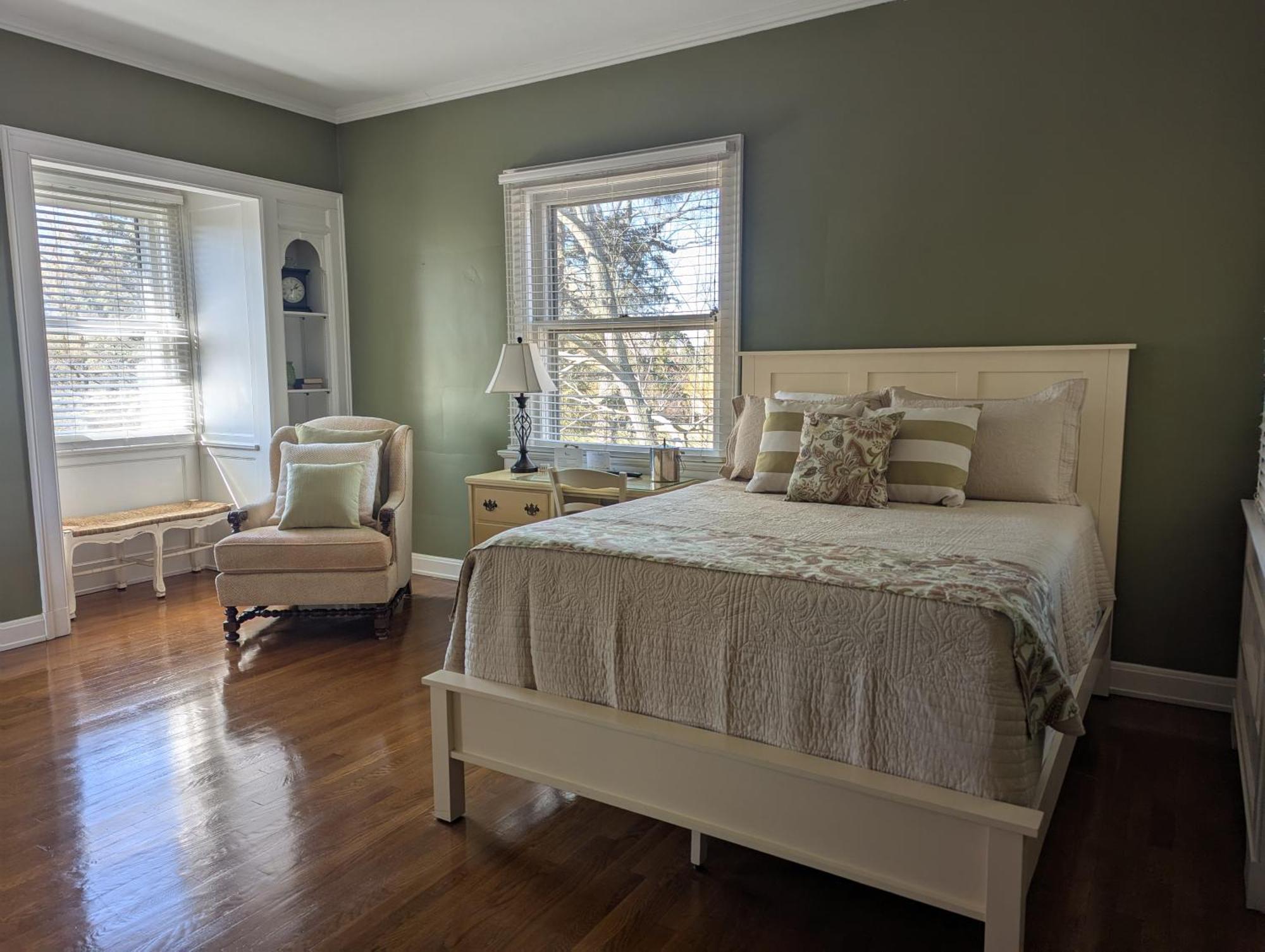 Queen Room