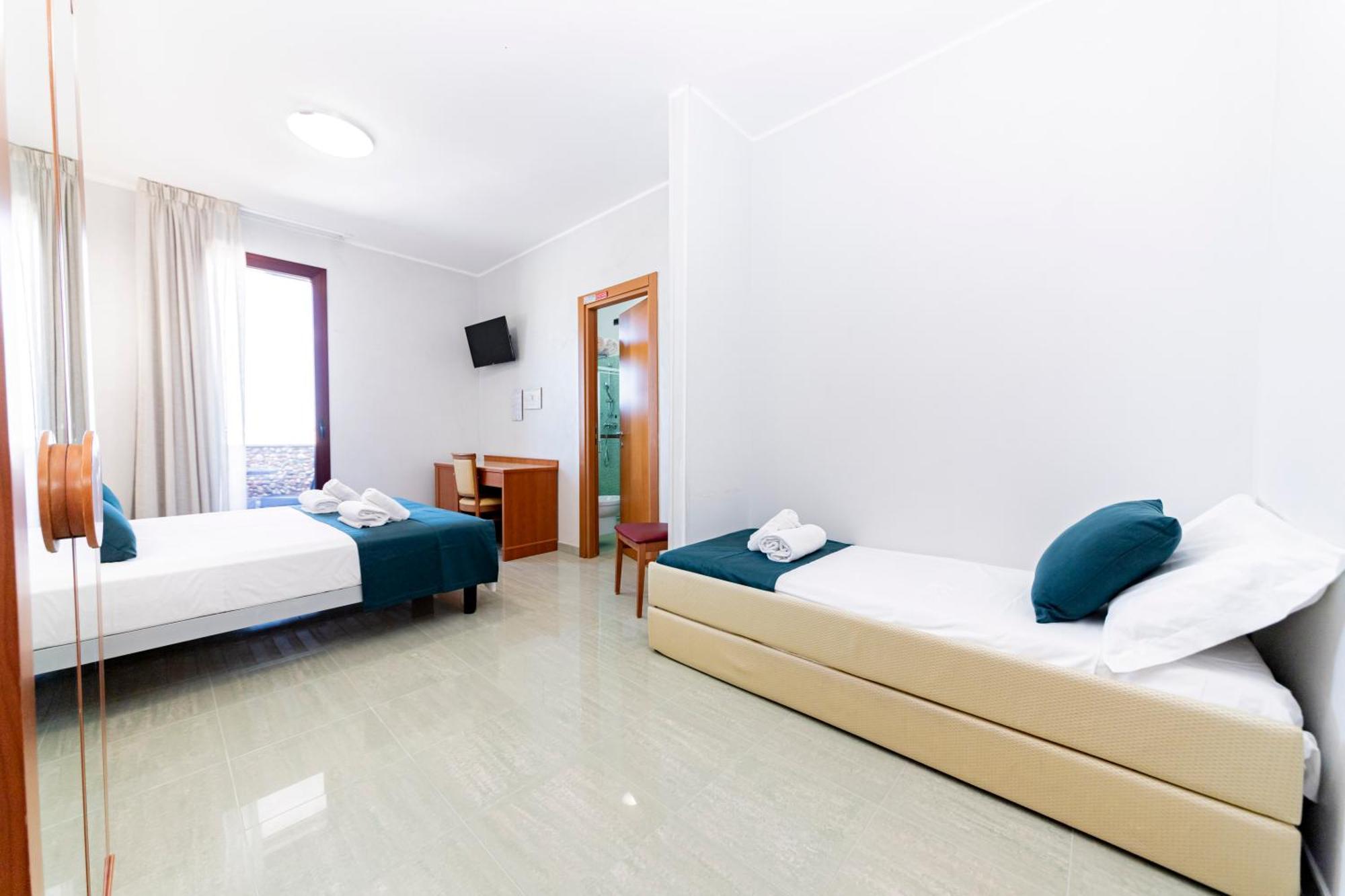 Quadruple Room Sea View,1661128103:JPEG