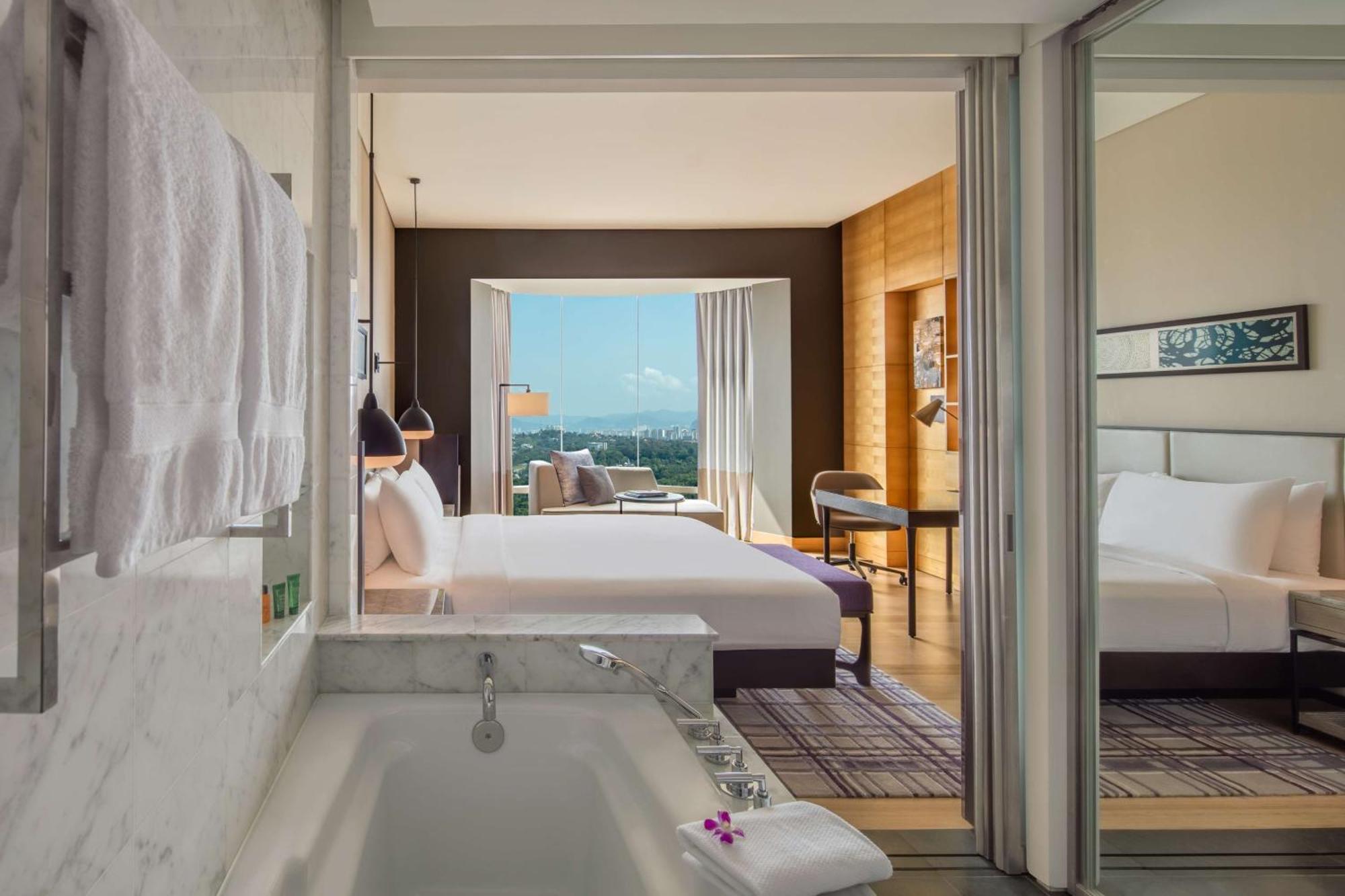 Executive Kamer met Kingsize Bed en Uitzicht op het Meer