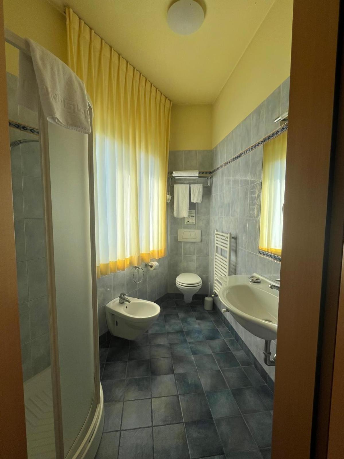Small Double Room,1663762821:JPEG