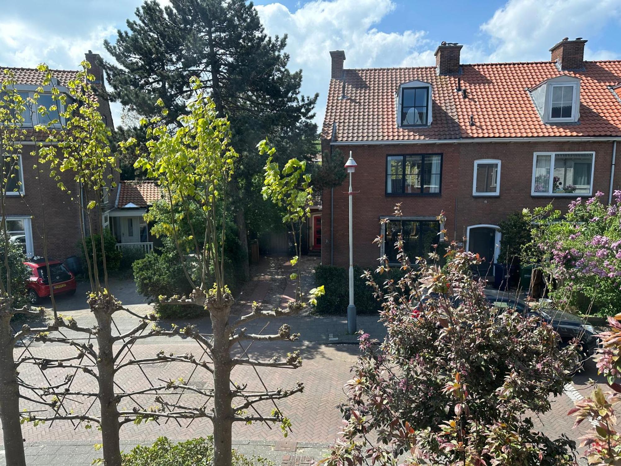 Zimmer mit Kingsize-Bett