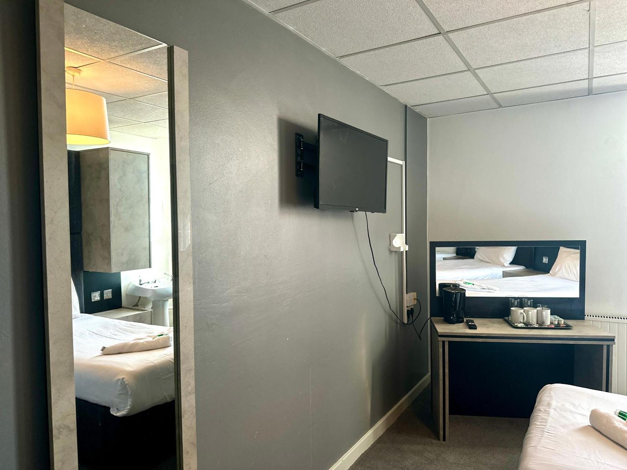 Triple Room with Shared Bathroom