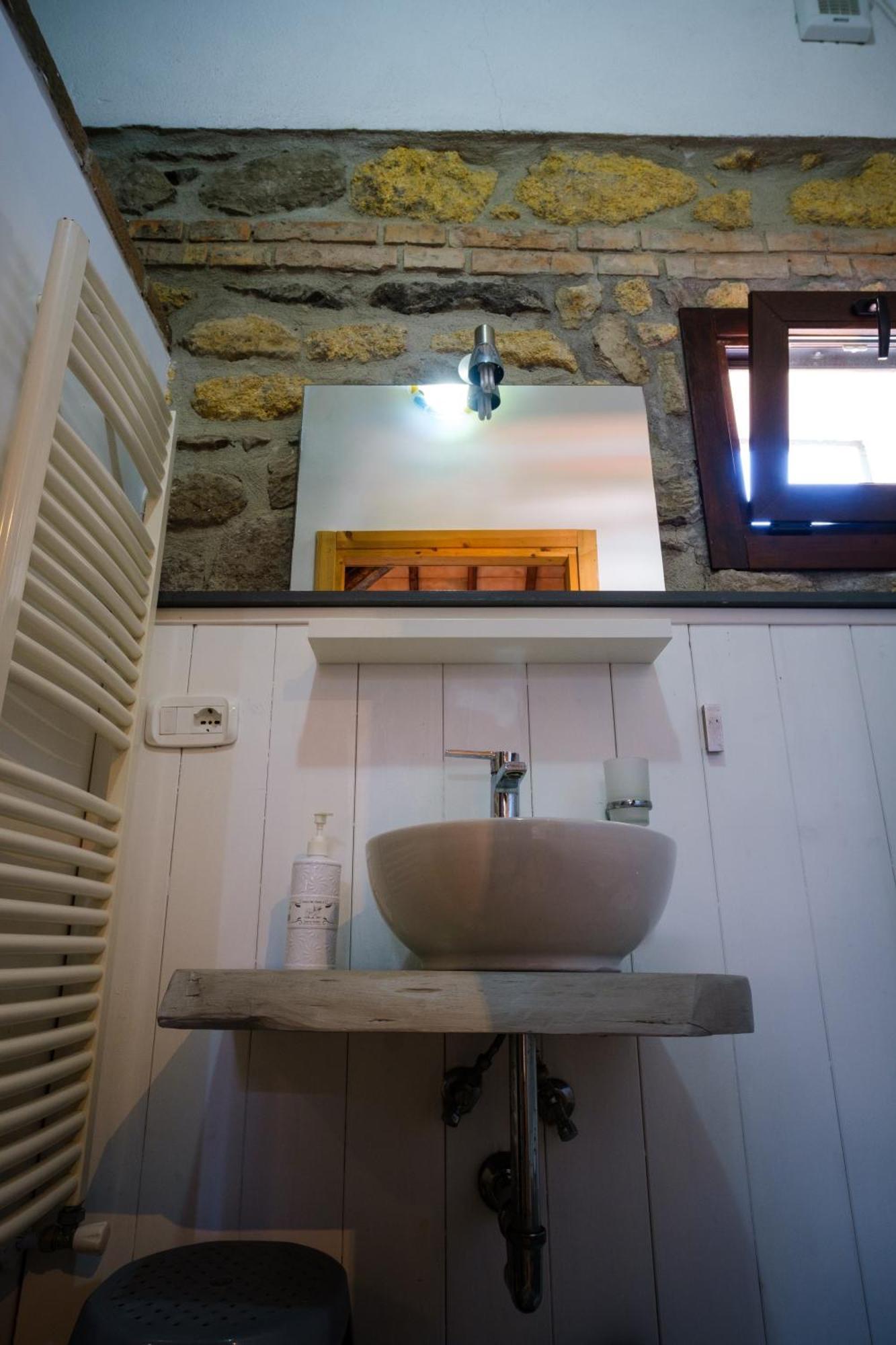 Camera Familiare con Bagno Privato